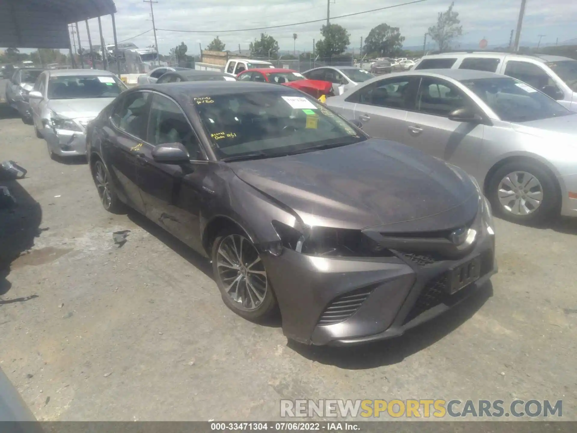 1 Photograph of a damaged car 4T1G31AK7LU533404 TOYOTA CAMRY 2020