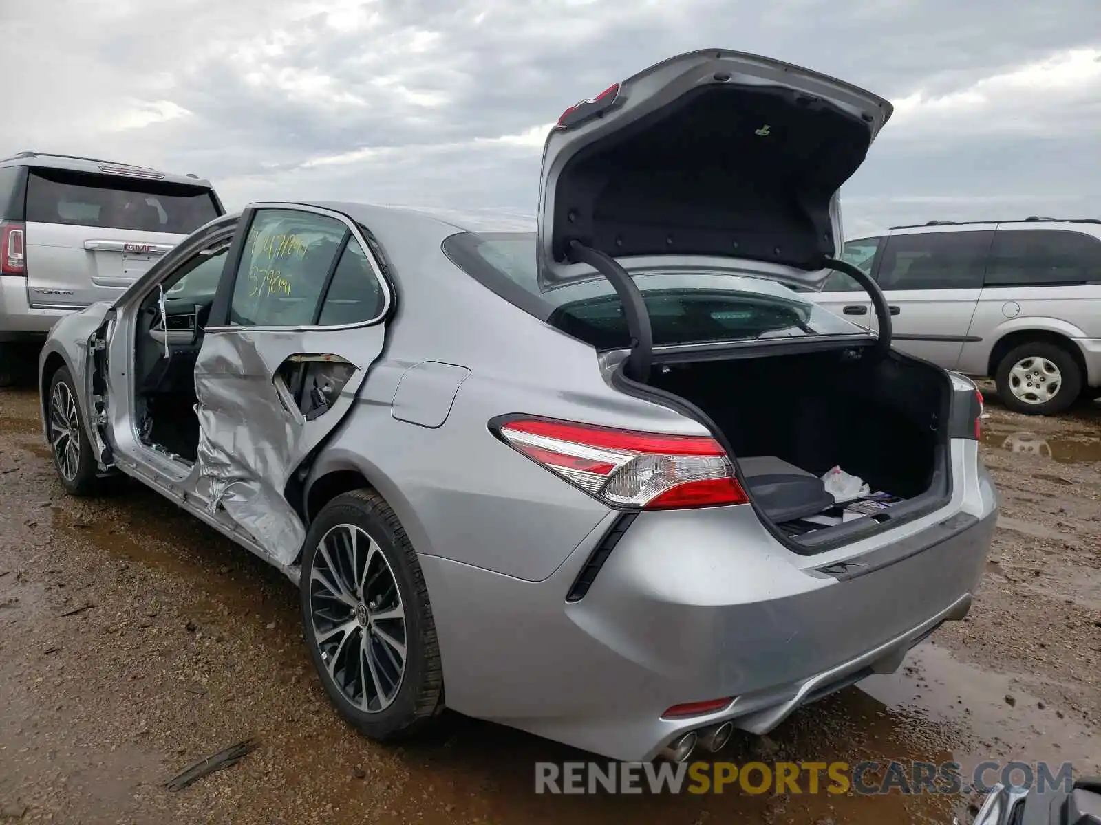 3 Photograph of a damaged car 4T1G31AK7LU544077 TOYOTA CAMRY 2020