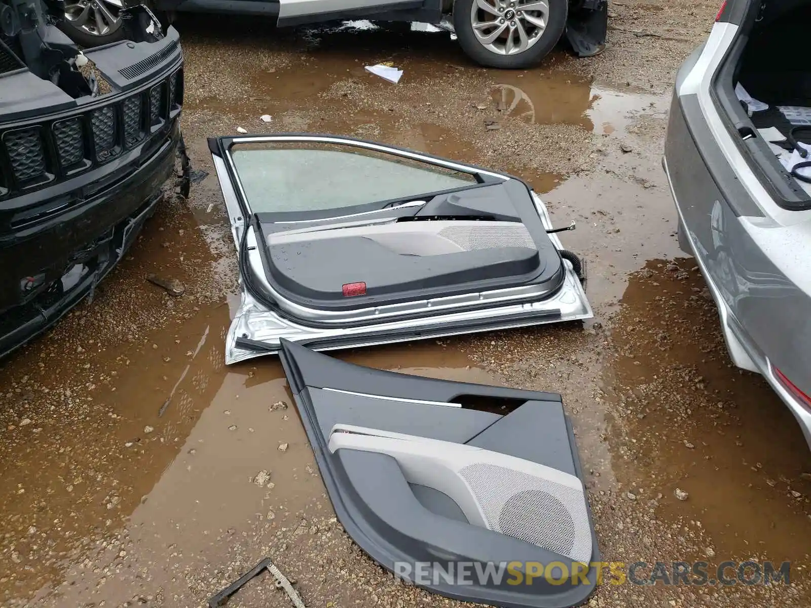 9 Photograph of a damaged car 4T1G31AK7LU544077 TOYOTA CAMRY 2020