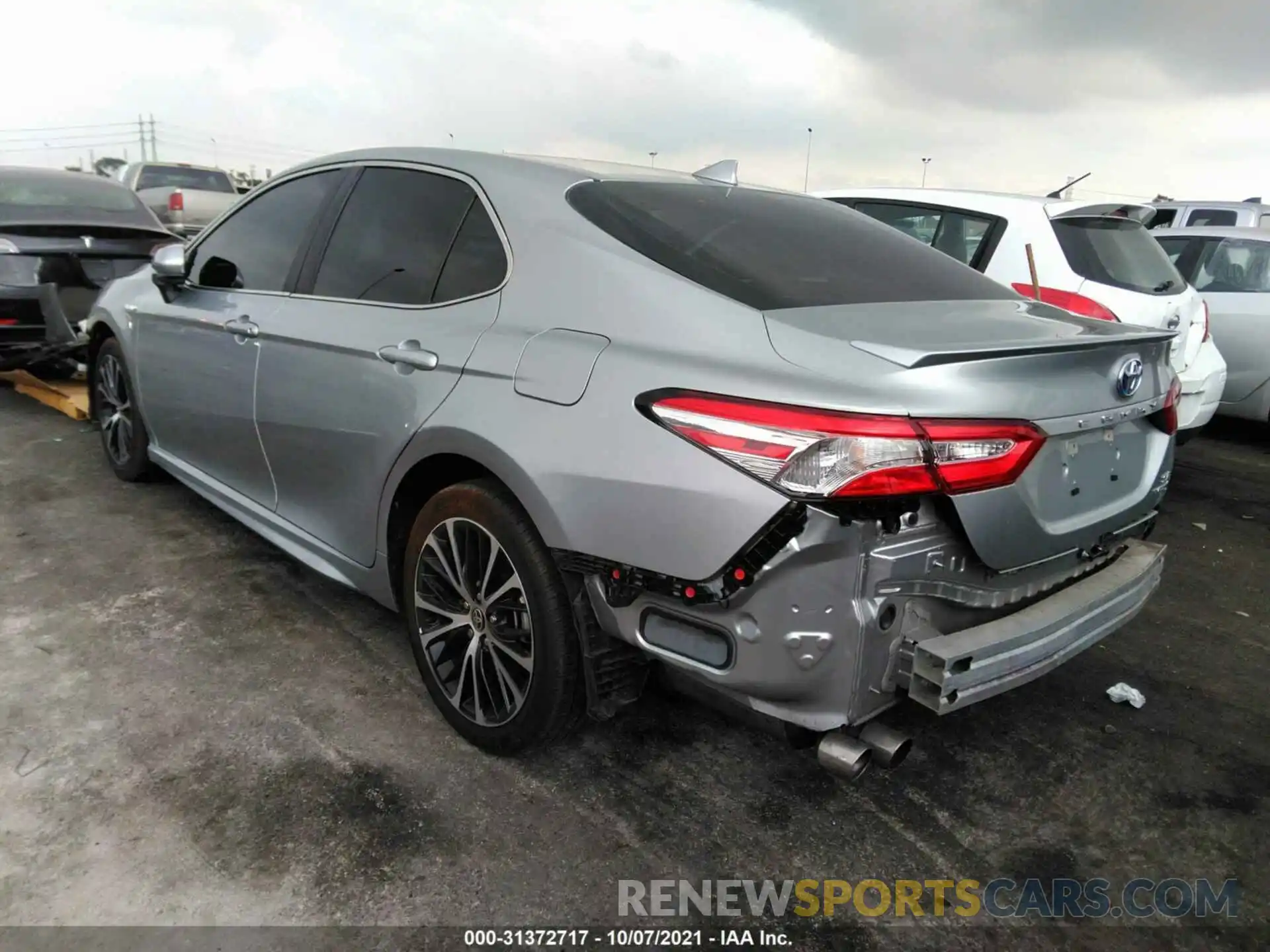 3 Photograph of a damaged car 4T1G31AK8LU543116 TOYOTA CAMRY 2020