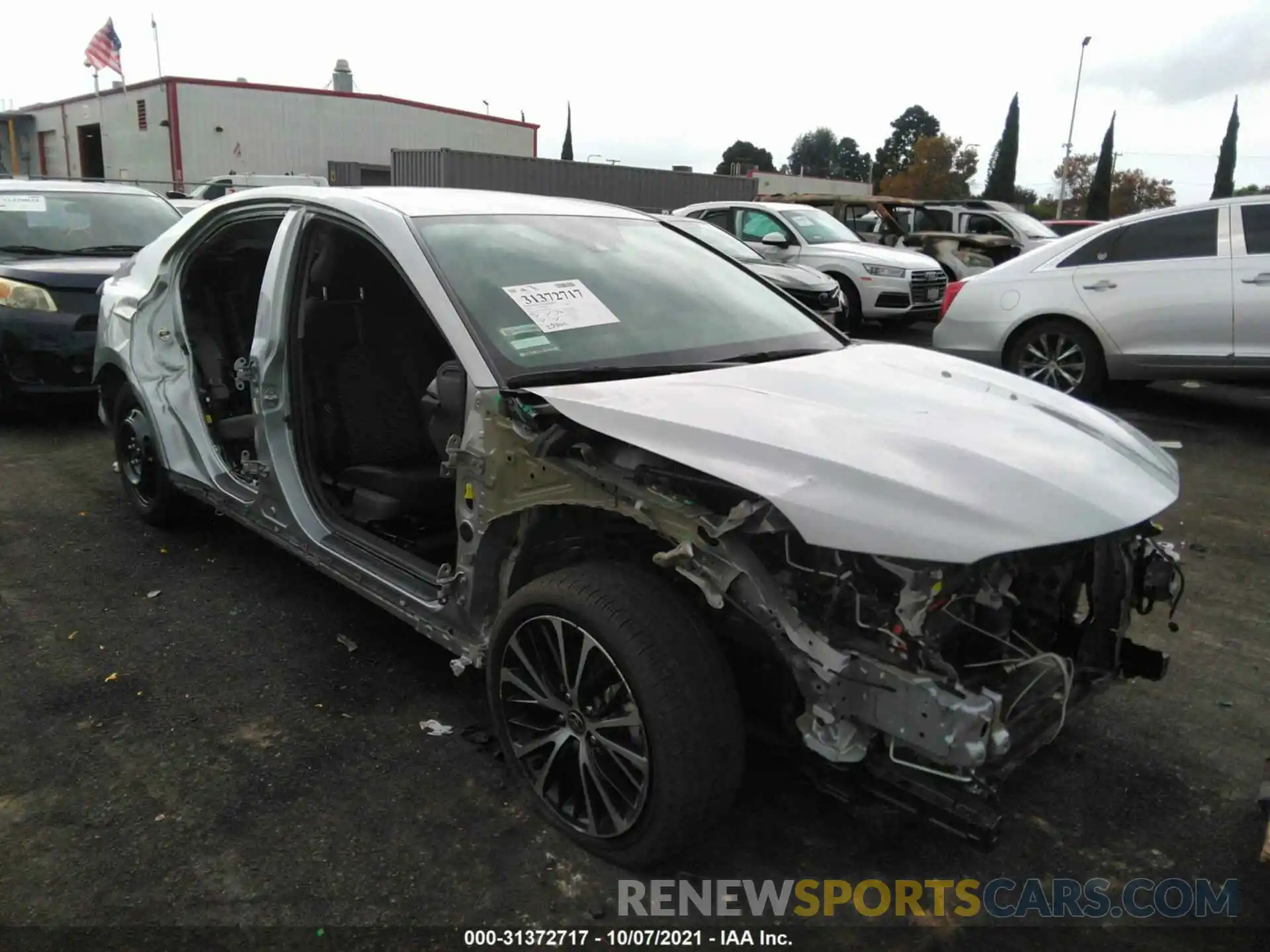 6 Photograph of a damaged car 4T1G31AK8LU543116 TOYOTA CAMRY 2020