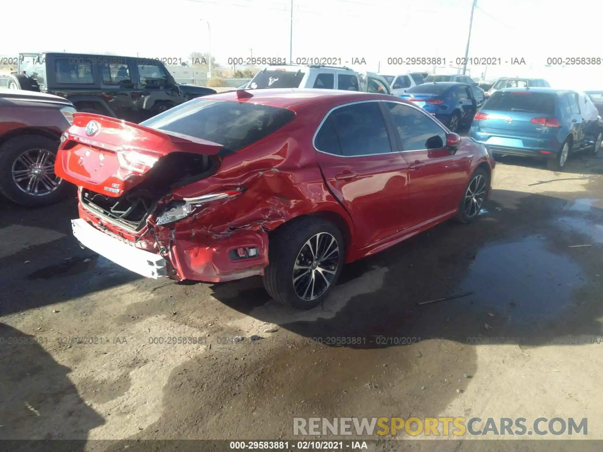 4 Photograph of a damaged car 4T1G31AK9LU014273 TOYOTA CAMRY 2020