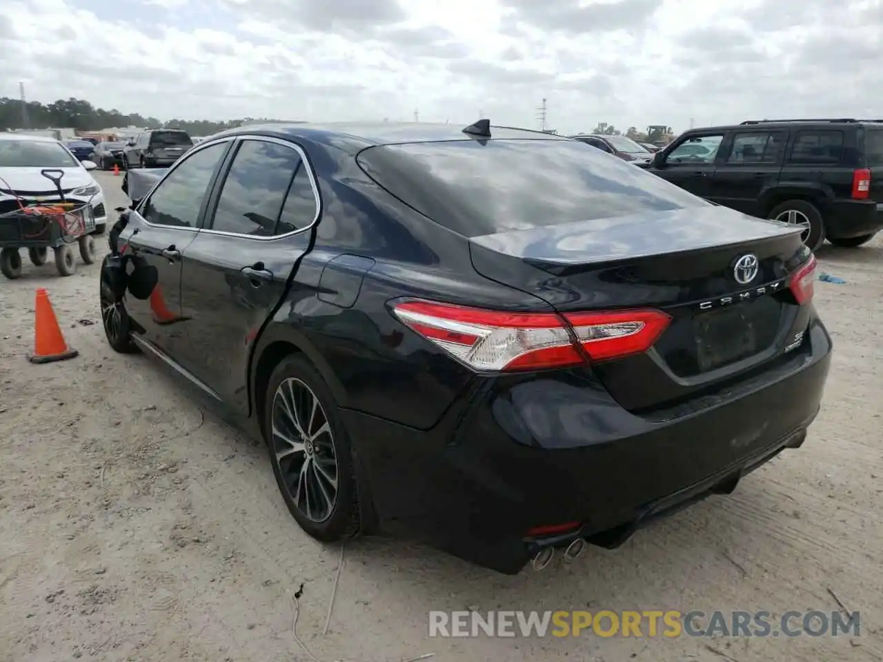 3 Photograph of a damaged car 4T1G31AK9LU536532 TOYOTA CAMRY 2020