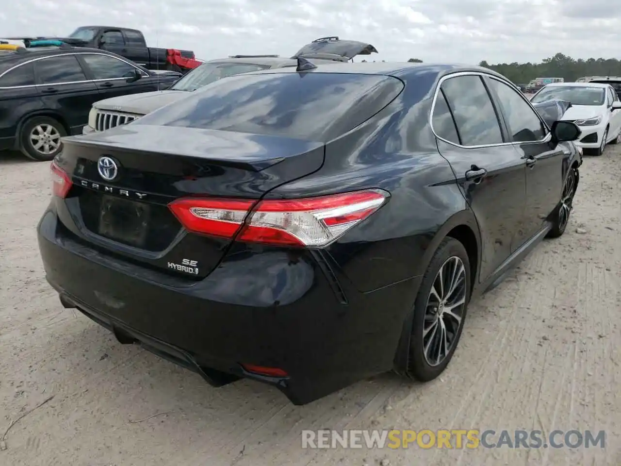 4 Photograph of a damaged car 4T1G31AK9LU536532 TOYOTA CAMRY 2020