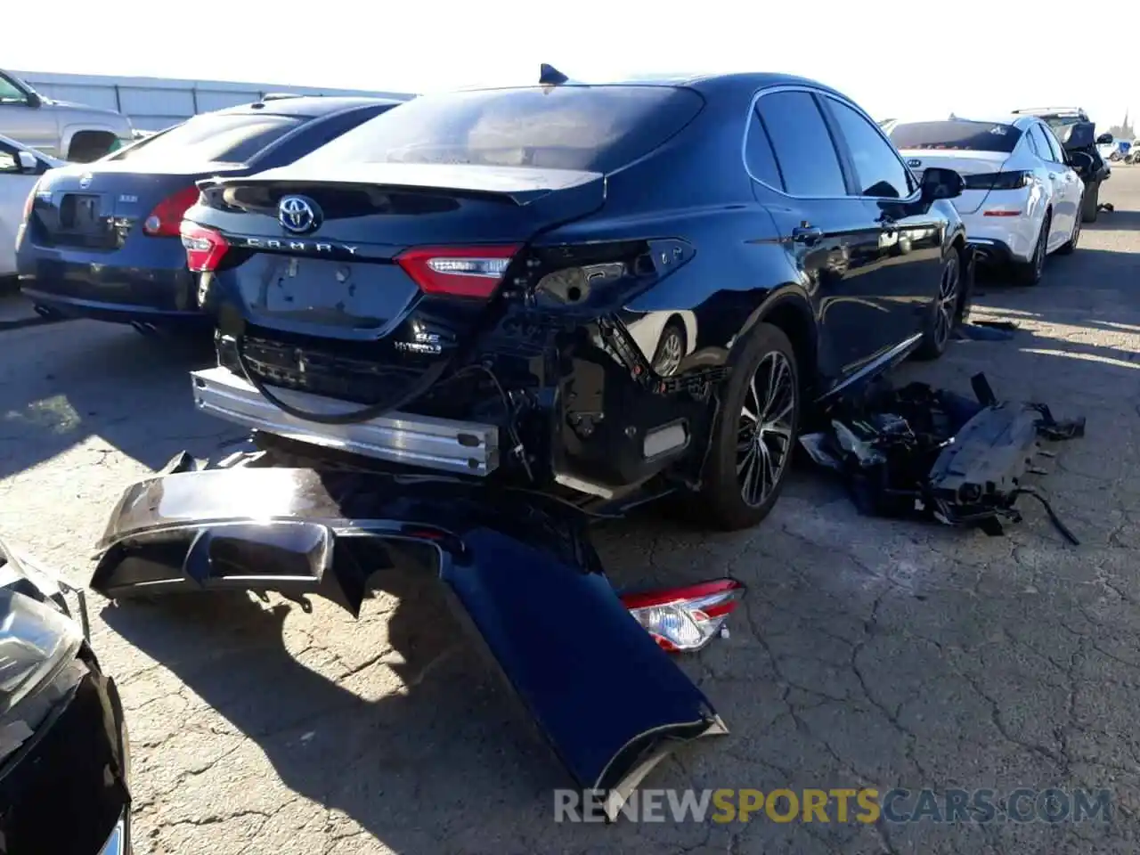 4 Photograph of a damaged car 4T1G31AK9LU543786 TOYOTA CAMRY 2020