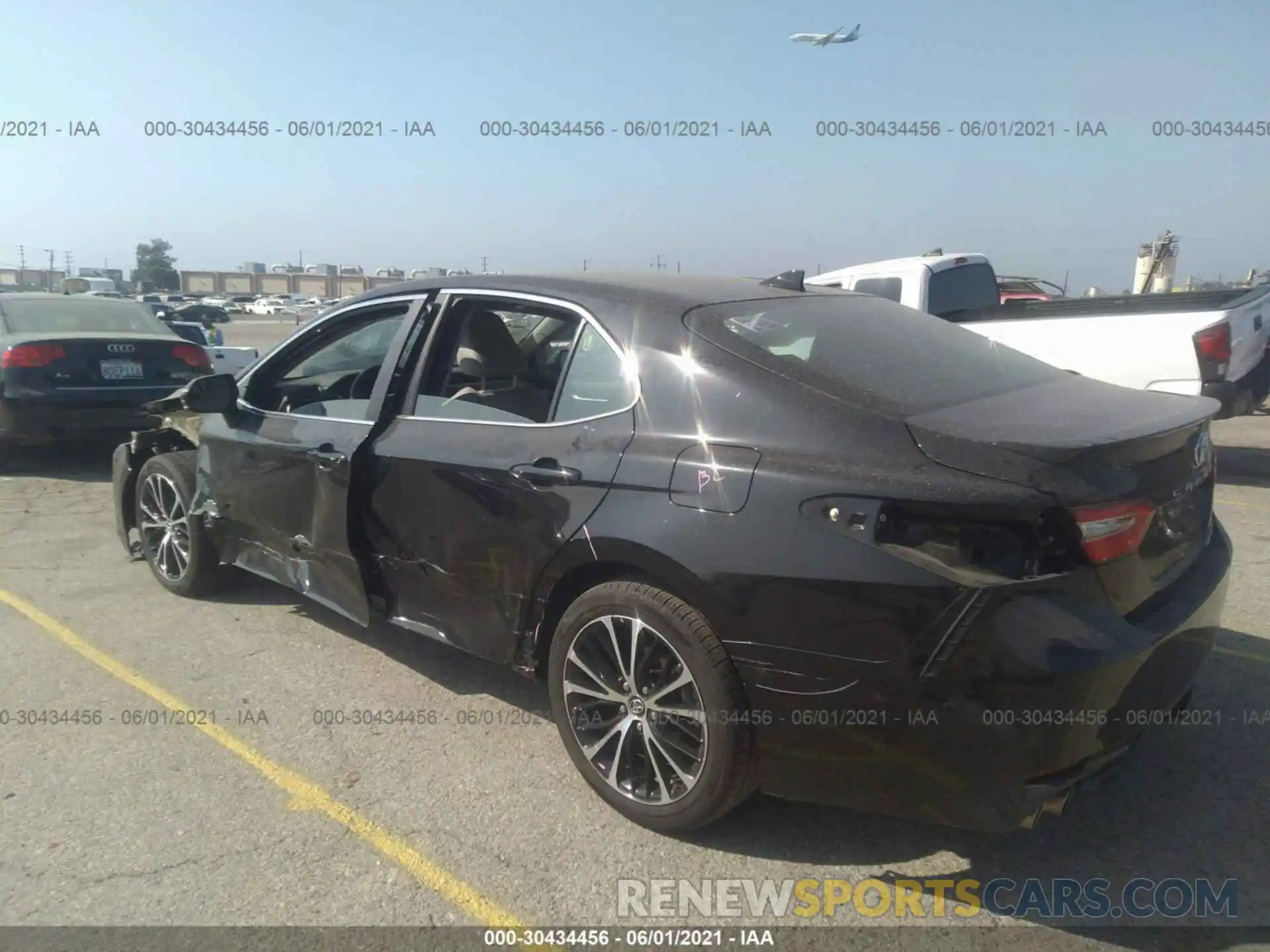 3 Photograph of a damaged car 4T1G31AKXLU009860 TOYOTA CAMRY 2020