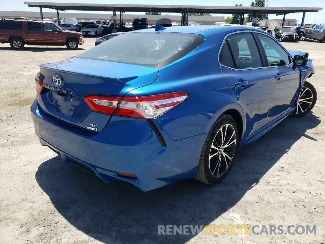 4 Photograph of a damaged car 4T1G31AKXLU010250 TOYOTA CAMRY 2020