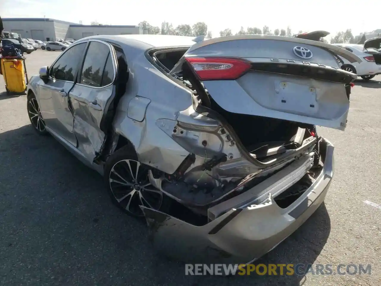 3 Photograph of a damaged car 4T1G31AKXLU011026 TOYOTA CAMRY 2020