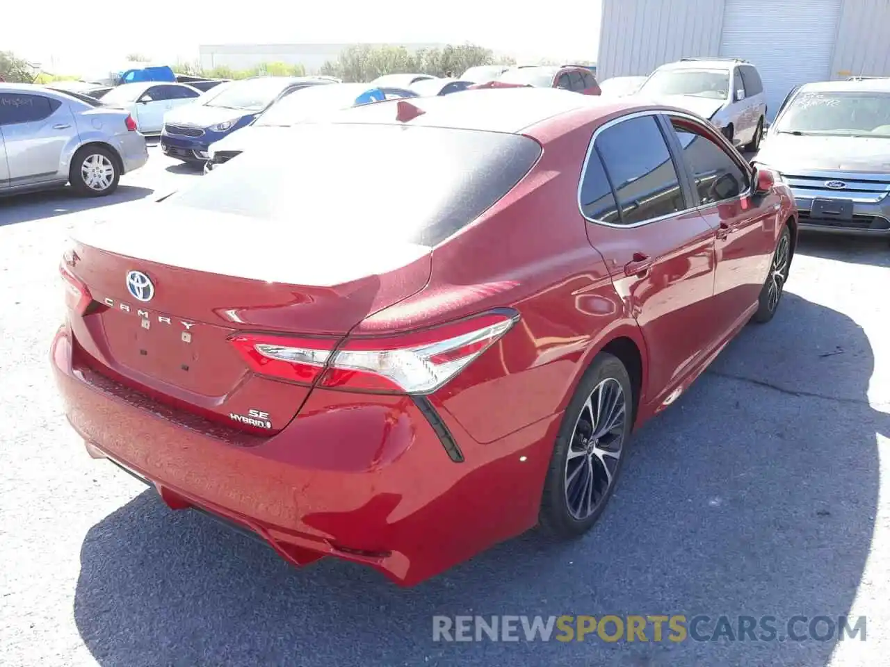 4 Photograph of a damaged car 4T1G31AKXLU017957 TOYOTA CAMRY 2020