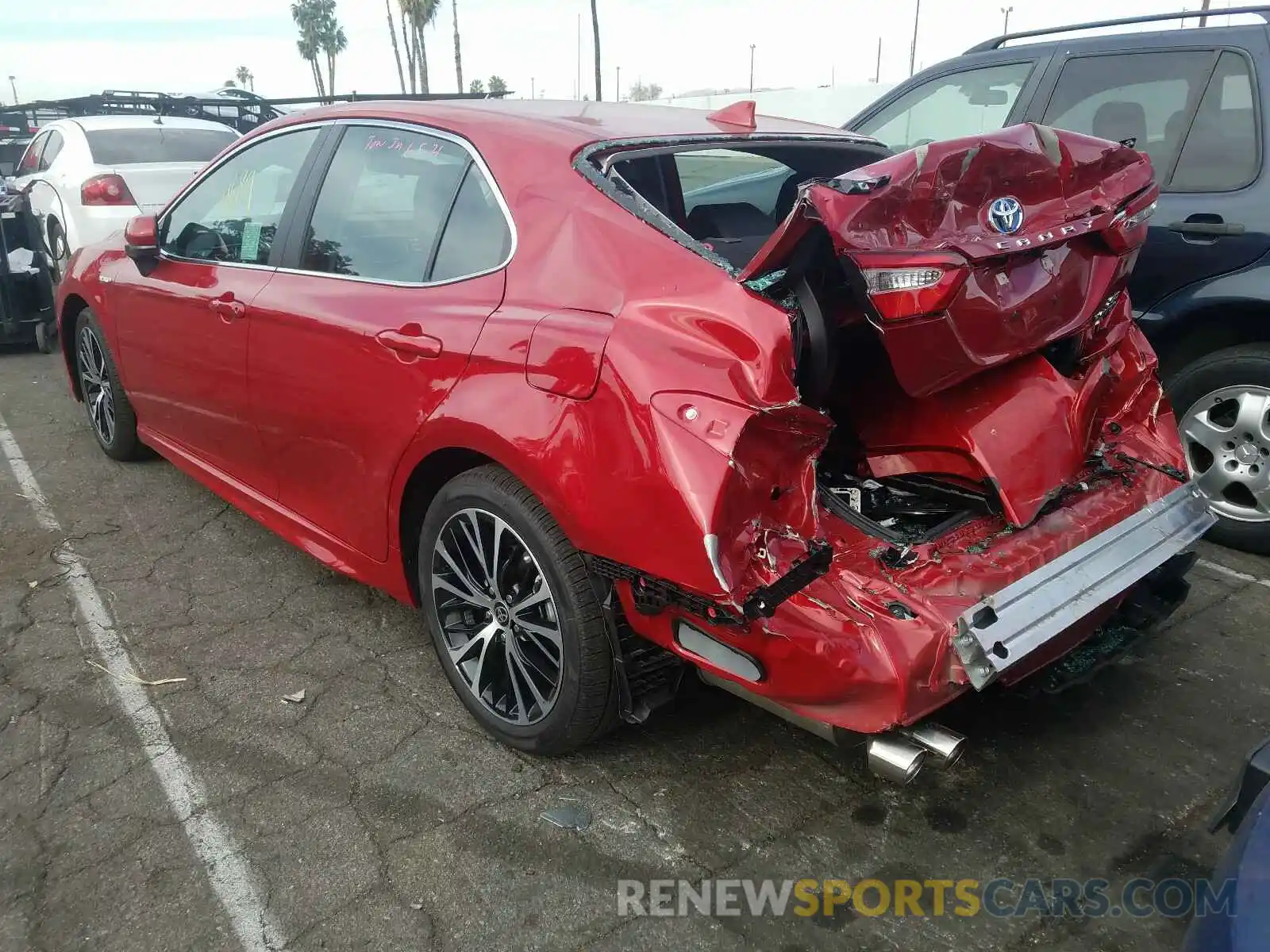 3 Photograph of a damaged car 4T1G31AKXLU018753 TOYOTA CAMRY 2020