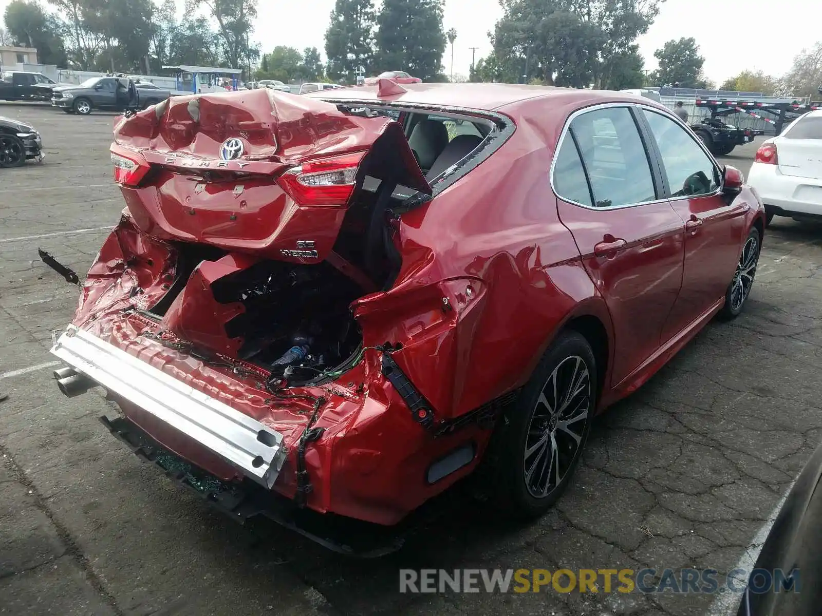 4 Photograph of a damaged car 4T1G31AKXLU018753 TOYOTA CAMRY 2020