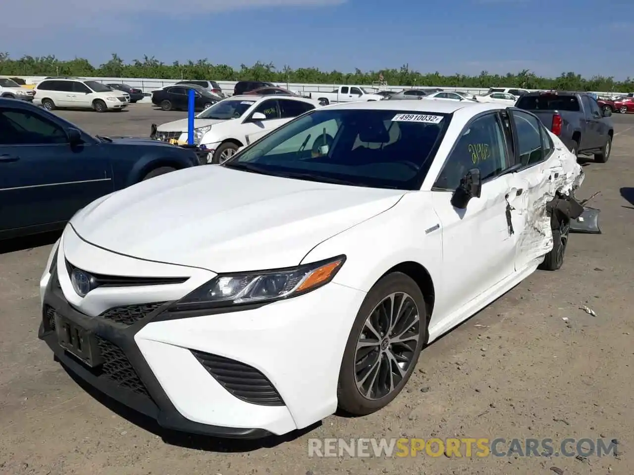 2 Photograph of a damaged car 4T1G31AKXLU542517 TOYOTA CAMRY 2020