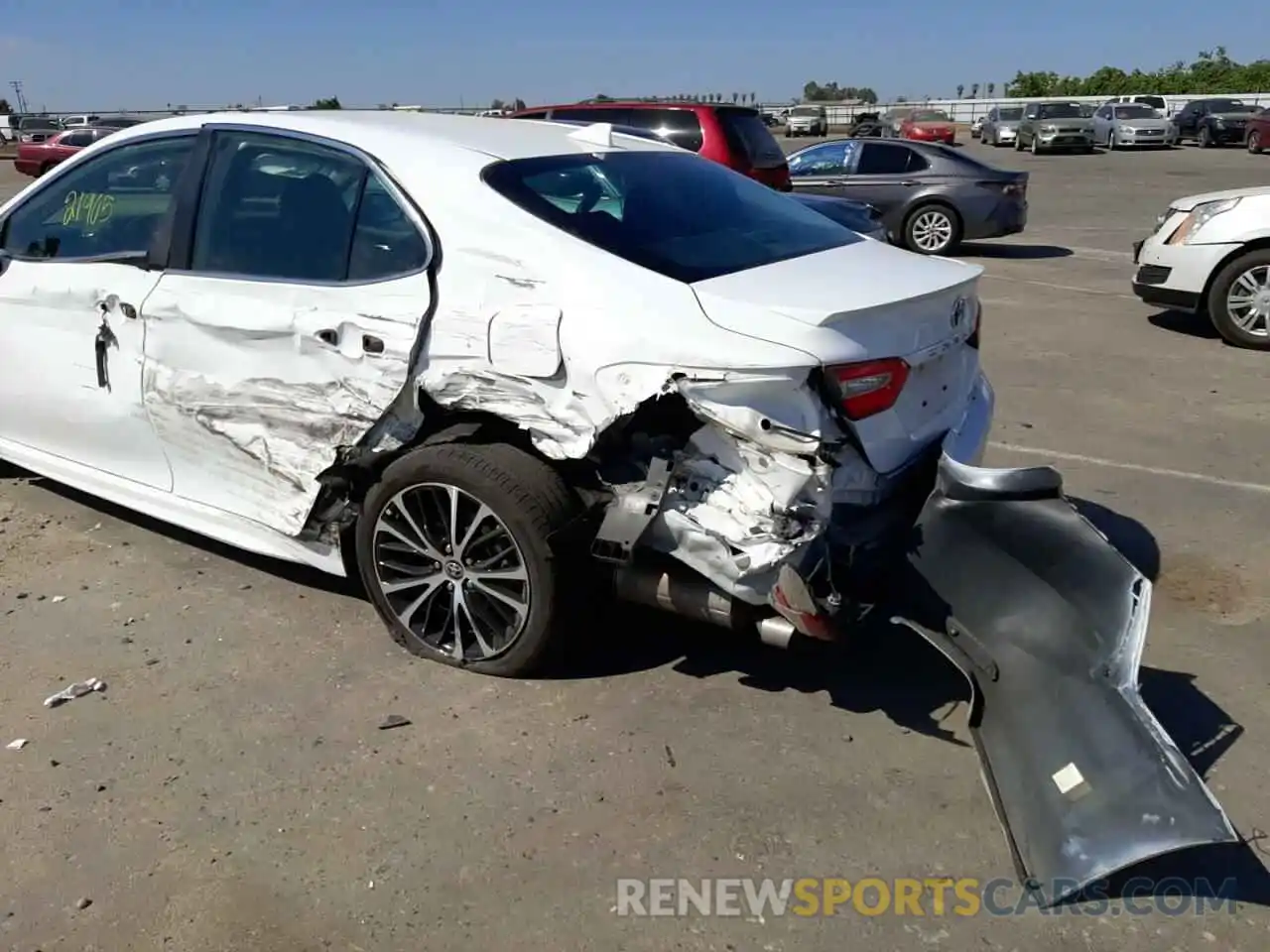 9 Photograph of a damaged car 4T1G31AKXLU542517 TOYOTA CAMRY 2020