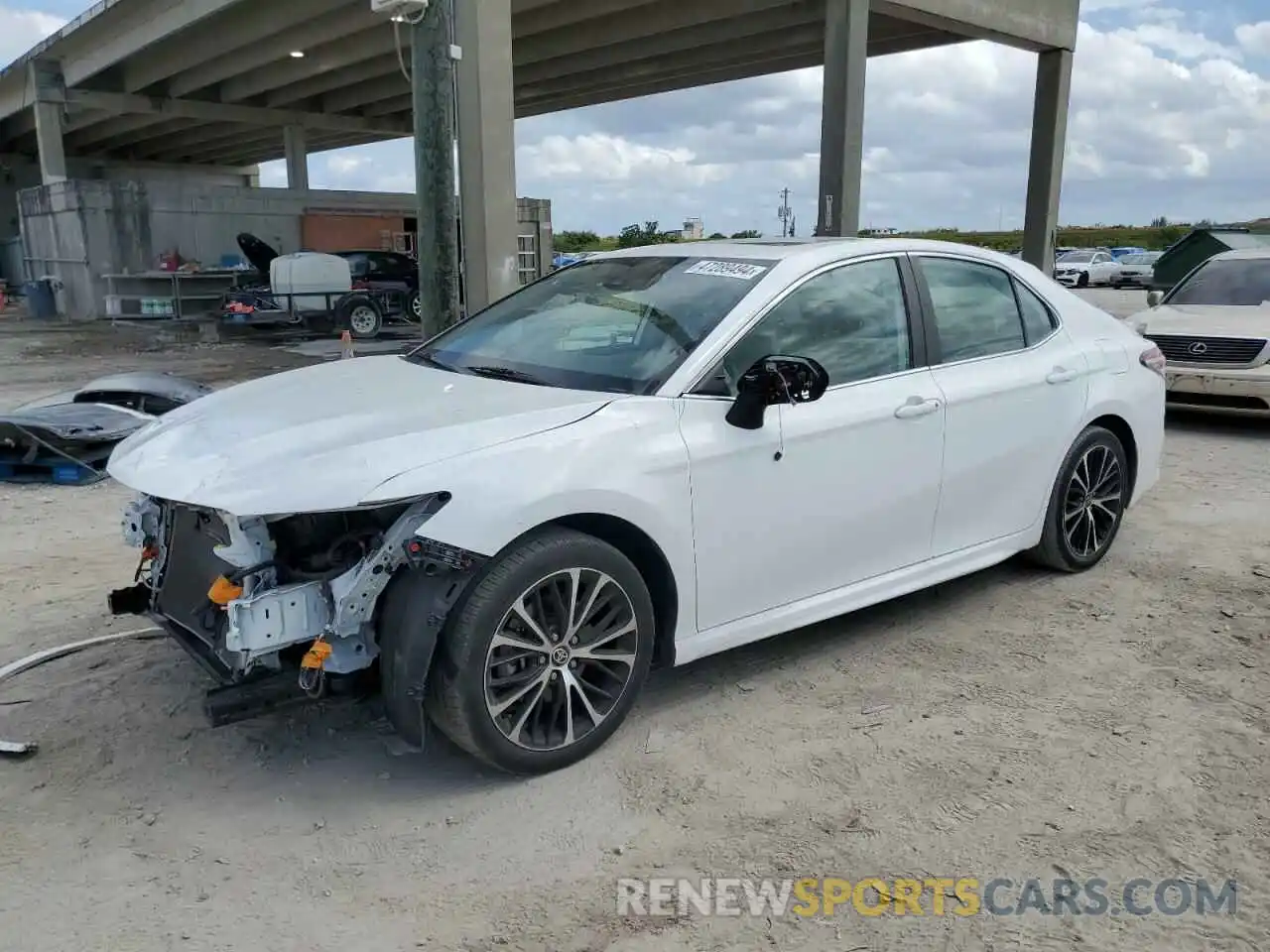 1 Photograph of a damaged car 4T1J11AK0LU508226 TOYOTA CAMRY 2020