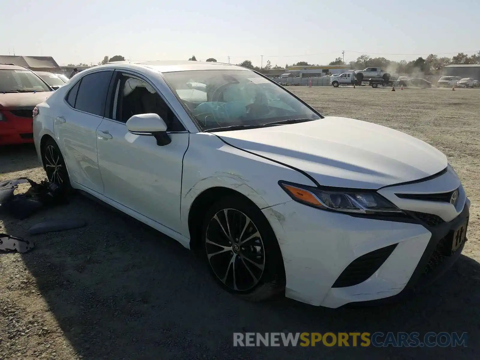 1 Photograph of a damaged car 4T1J11AK1LU960112 TOYOTA CAMRY 2020