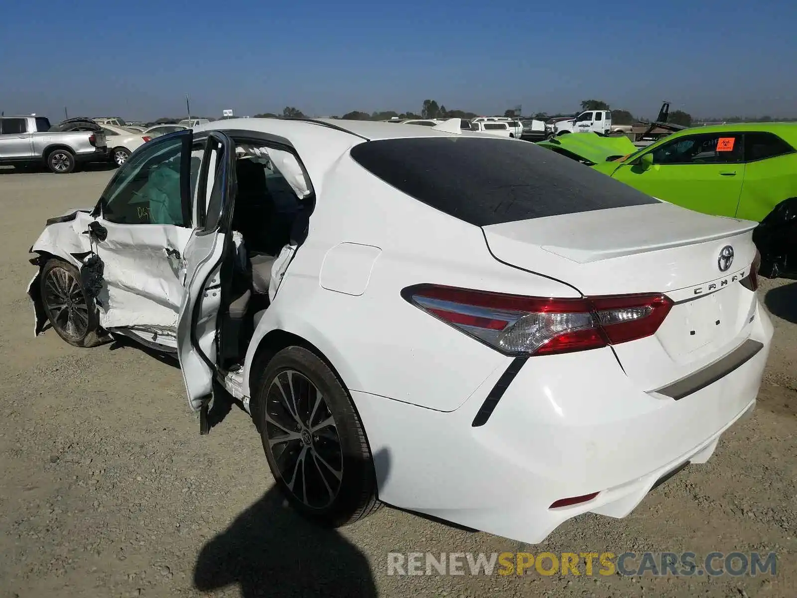 3 Photograph of a damaged car 4T1J11AK1LU960112 TOYOTA CAMRY 2020