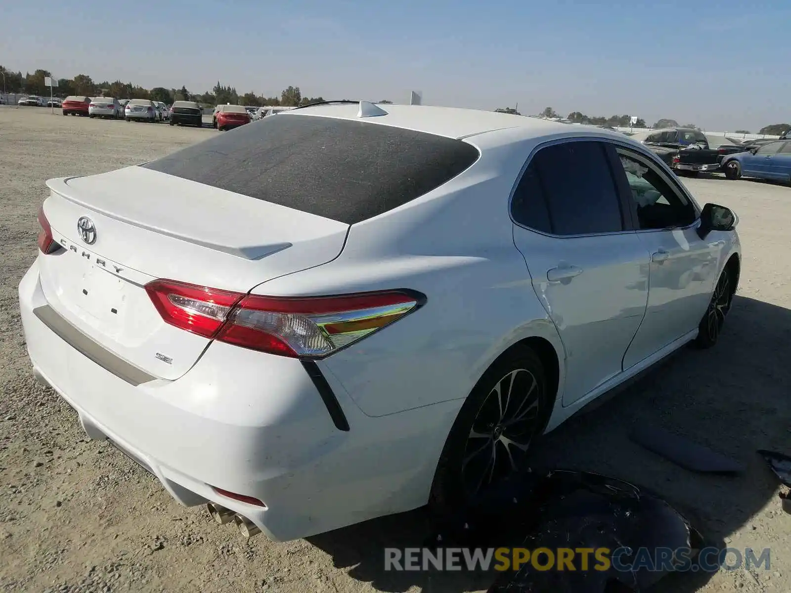 4 Photograph of a damaged car 4T1J11AK1LU960112 TOYOTA CAMRY 2020