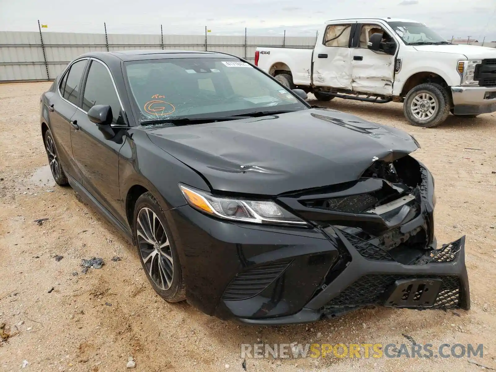 1 Photograph of a damaged car 4T1J11AK3LU876464 TOYOTA CAMRY 2020