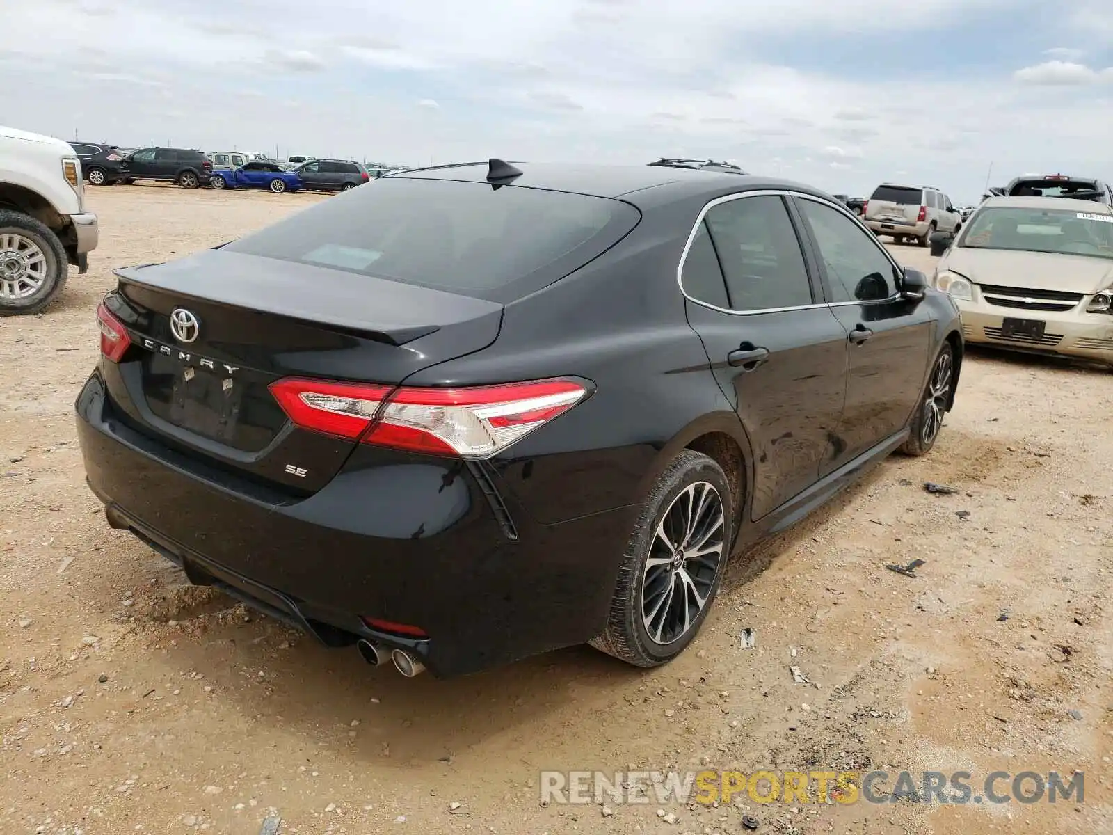 4 Photograph of a damaged car 4T1J11AK3LU876464 TOYOTA CAMRY 2020