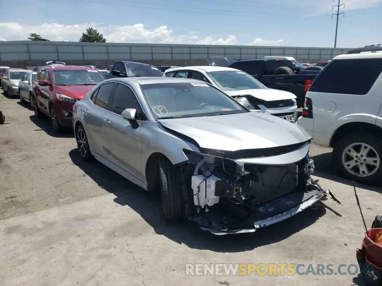 1 Photograph of a damaged car 4T1J11AK3LU876562 TOYOTA CAMRY 2020