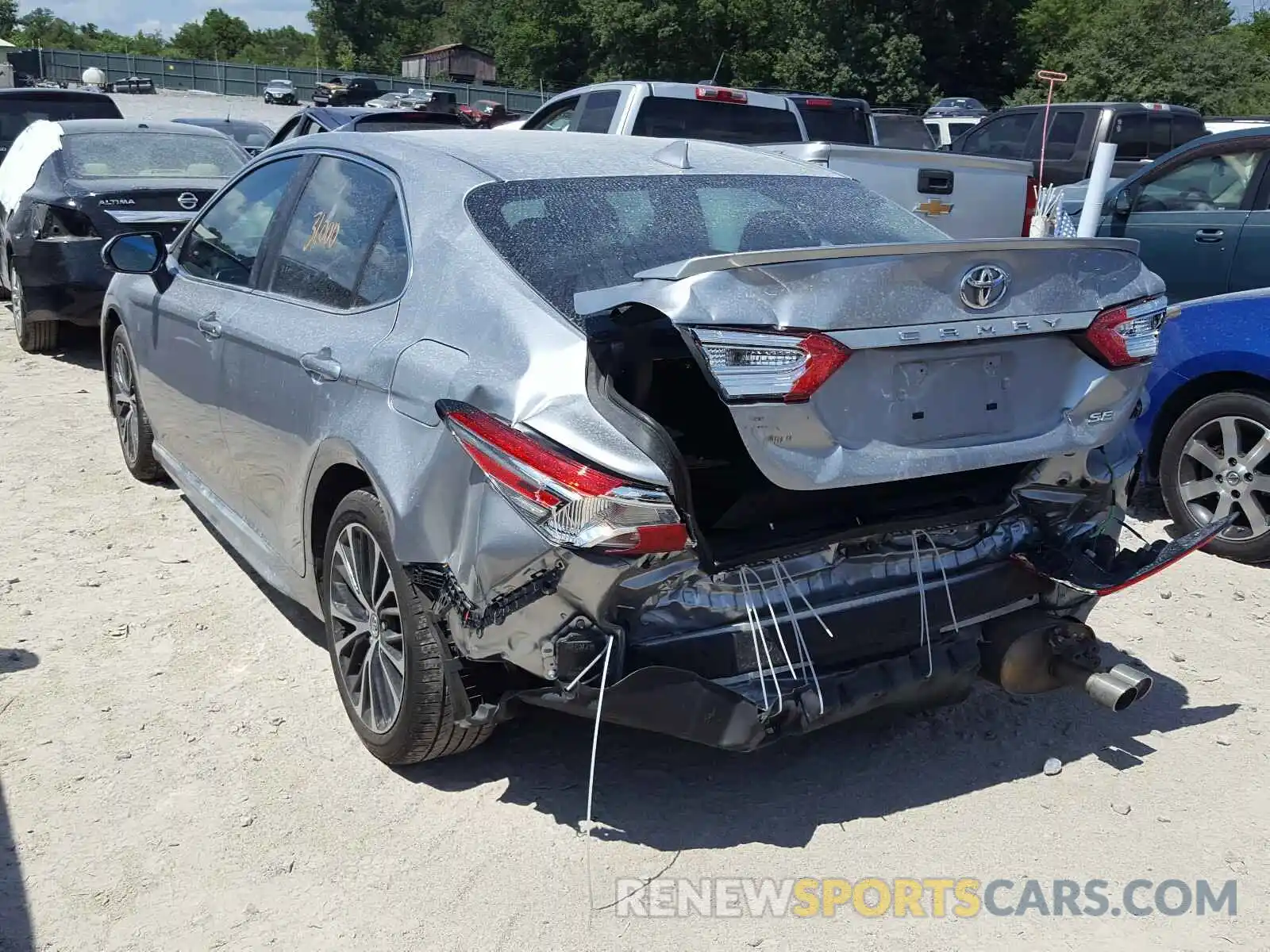 3 Photograph of a damaged car 4T1J11AK3LU884886 TOYOTA CAMRY 2020