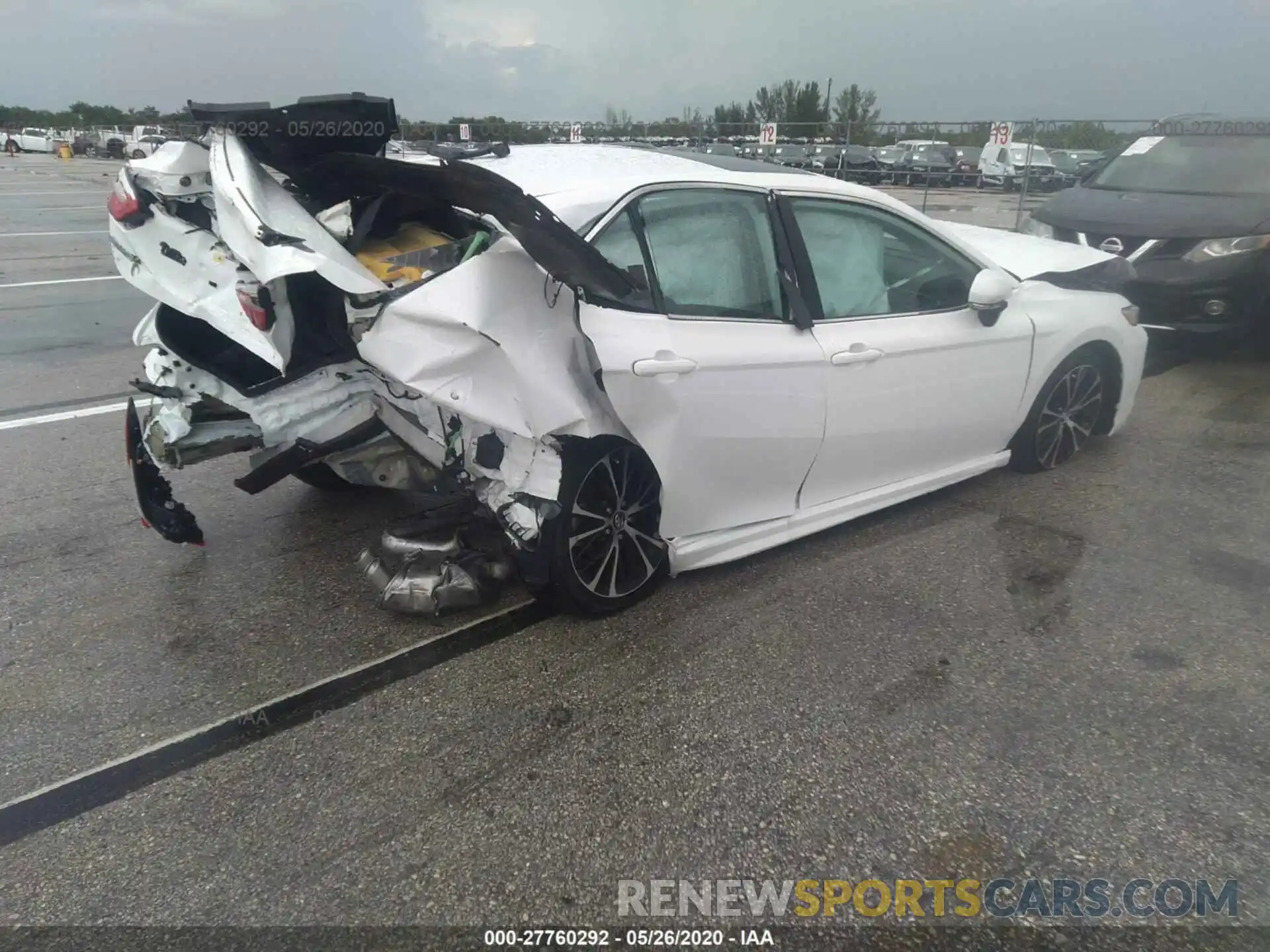 4 Фотография поврежденного автомобиля 4T1J11AK4LU334905 TOYOTA CAMRY 2020