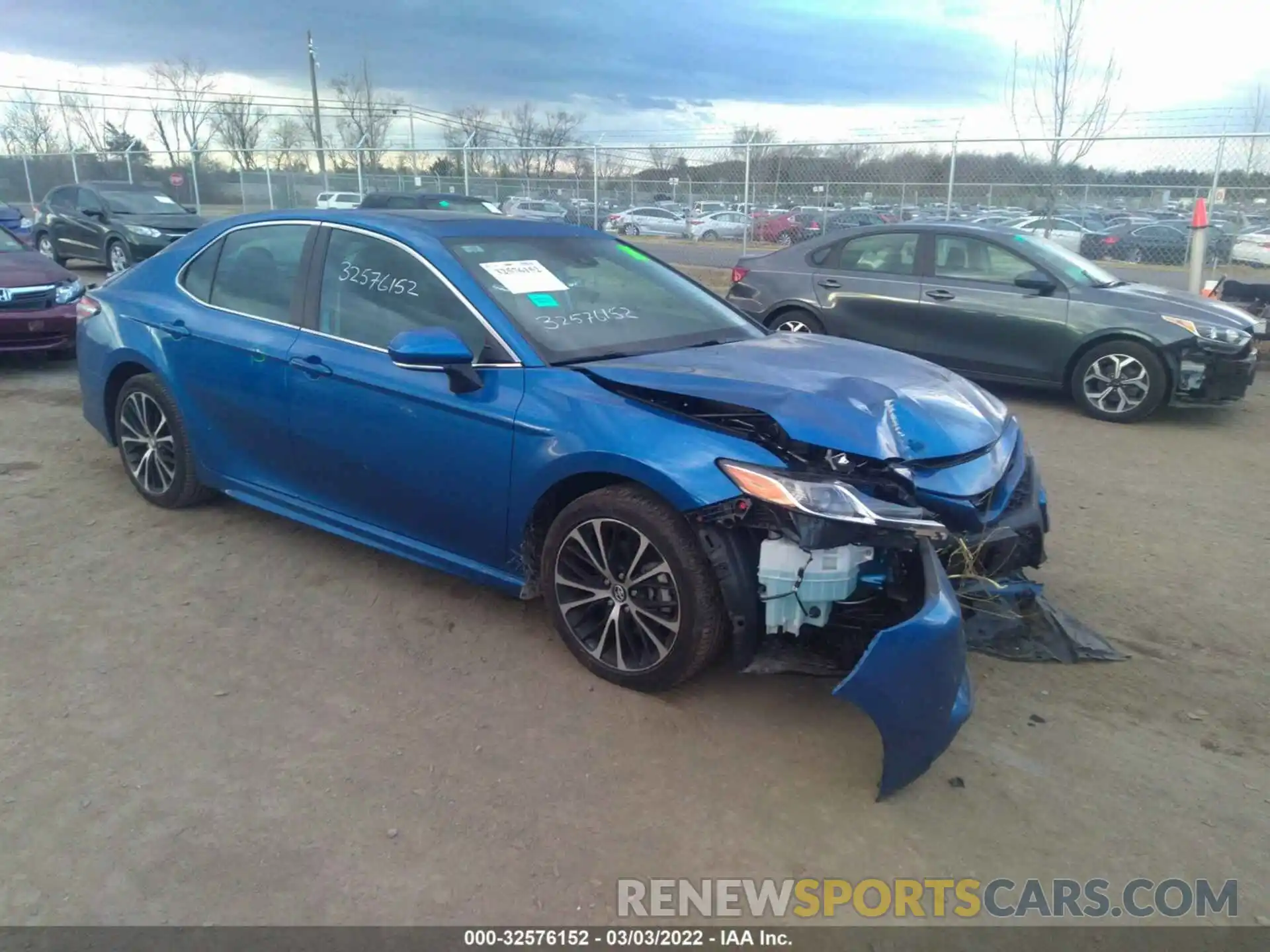 1 Photograph of a damaged car 4T1J11AK4LU351185 TOYOTA CAMRY 2020