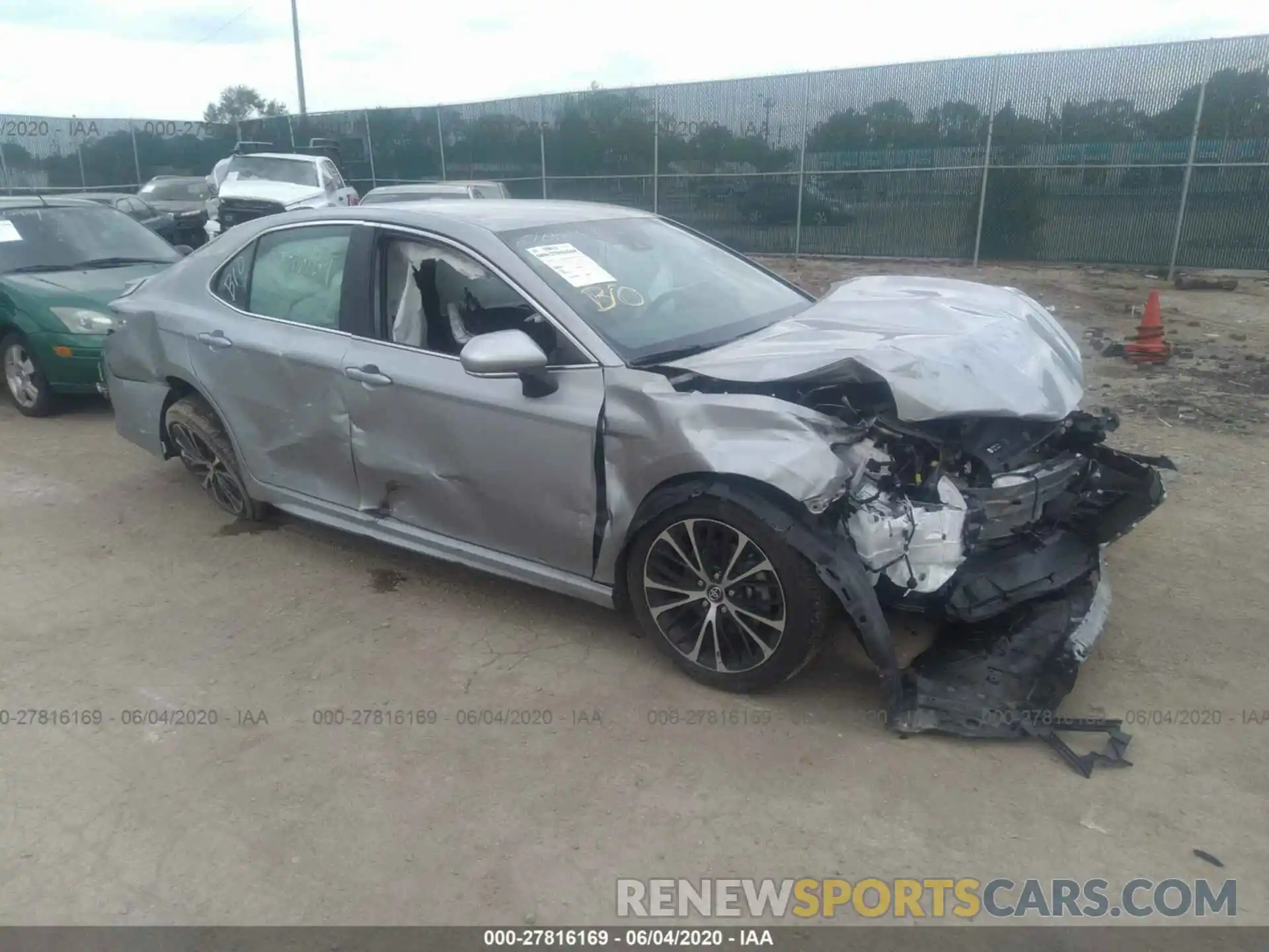 1 Photograph of a damaged car 4T1J11AK4LU351770 TOYOTA CAMRY 2020