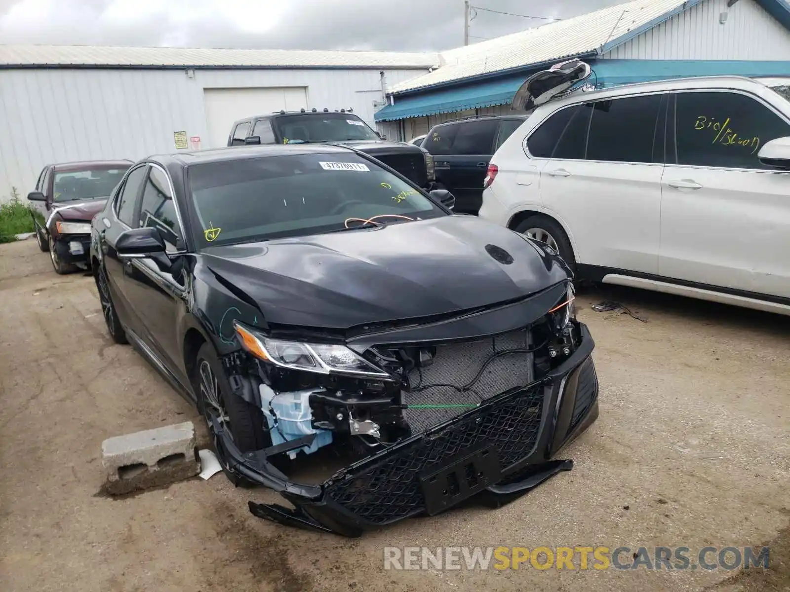 1 Photograph of a damaged car 4T1J11AK5LU387628 TOYOTA CAMRY 2020