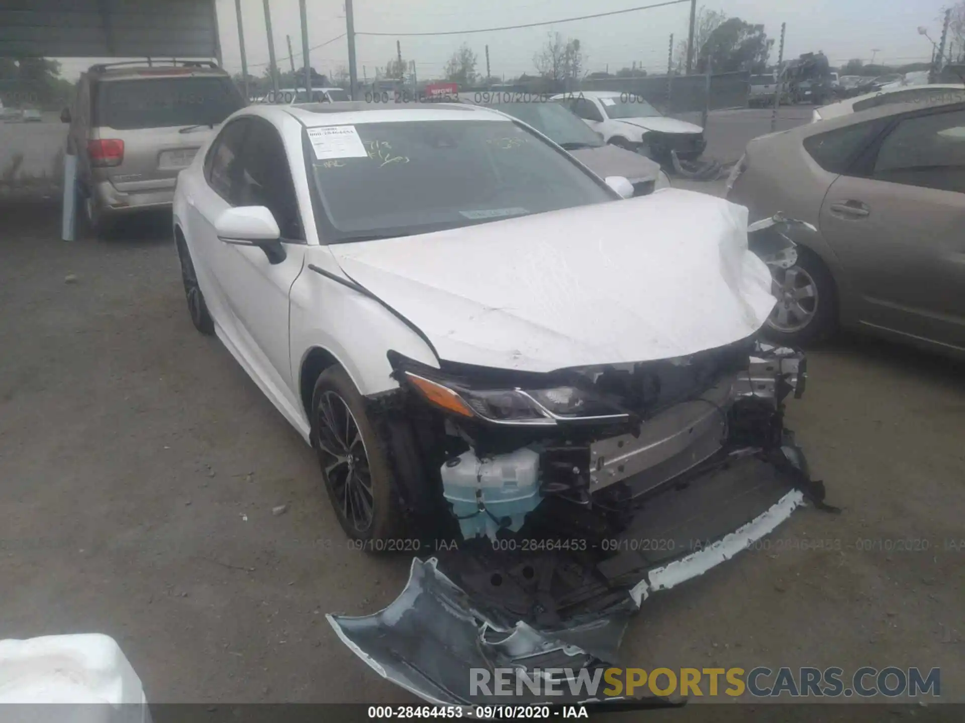 1 Photograph of a damaged car 4T1J11AK5LU906211 TOYOTA CAMRY 2020