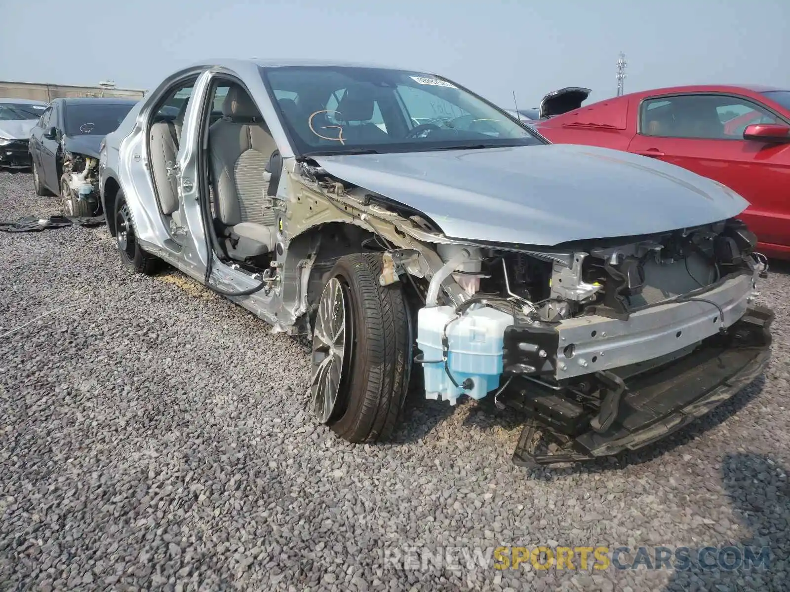 1 Photograph of a damaged car 4T1J11AK6LU308158 TOYOTA CAMRY 2020