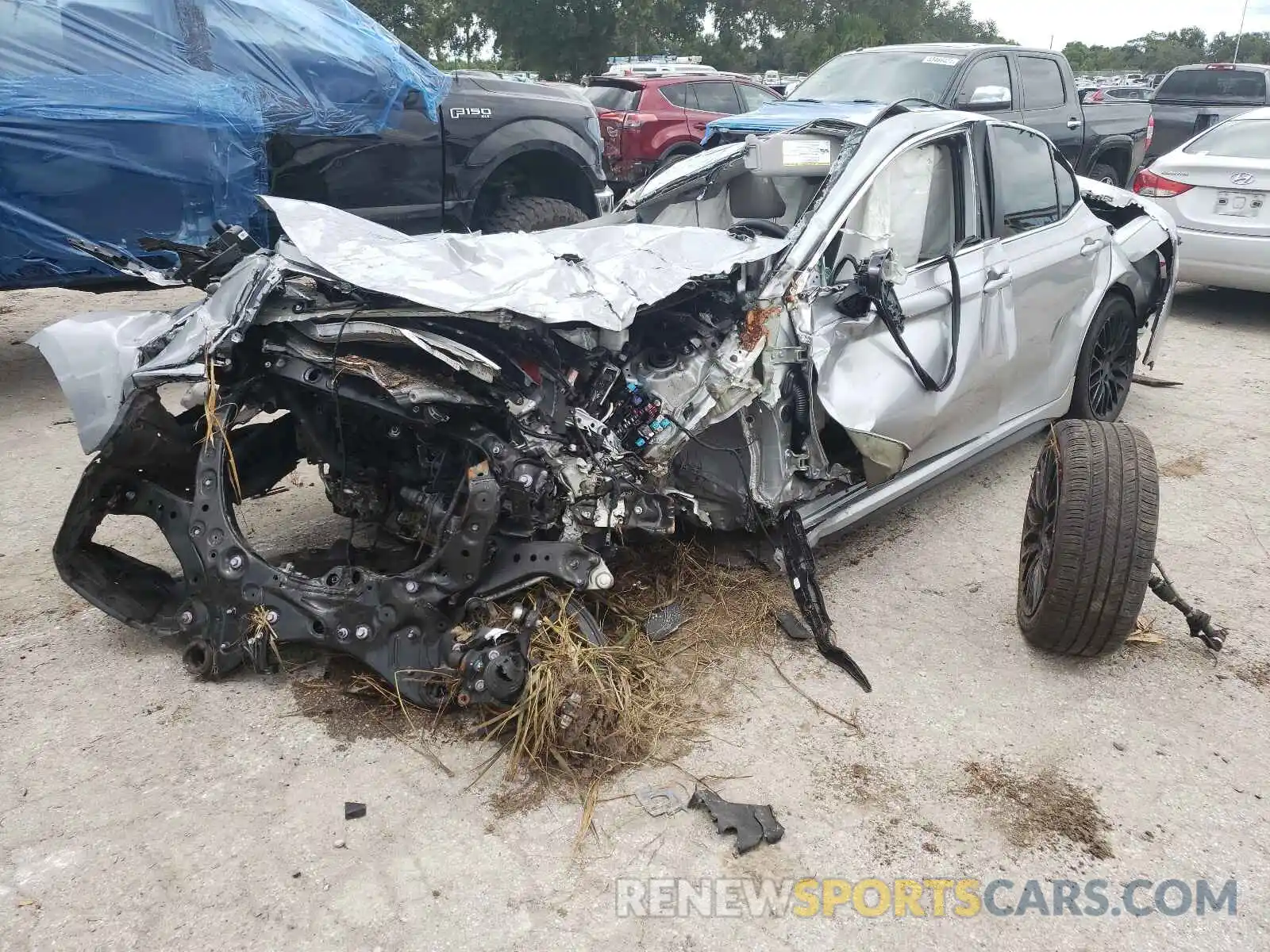 2 Photograph of a damaged car 4T1J11AK6LU922143 TOYOTA CAMRY 2020