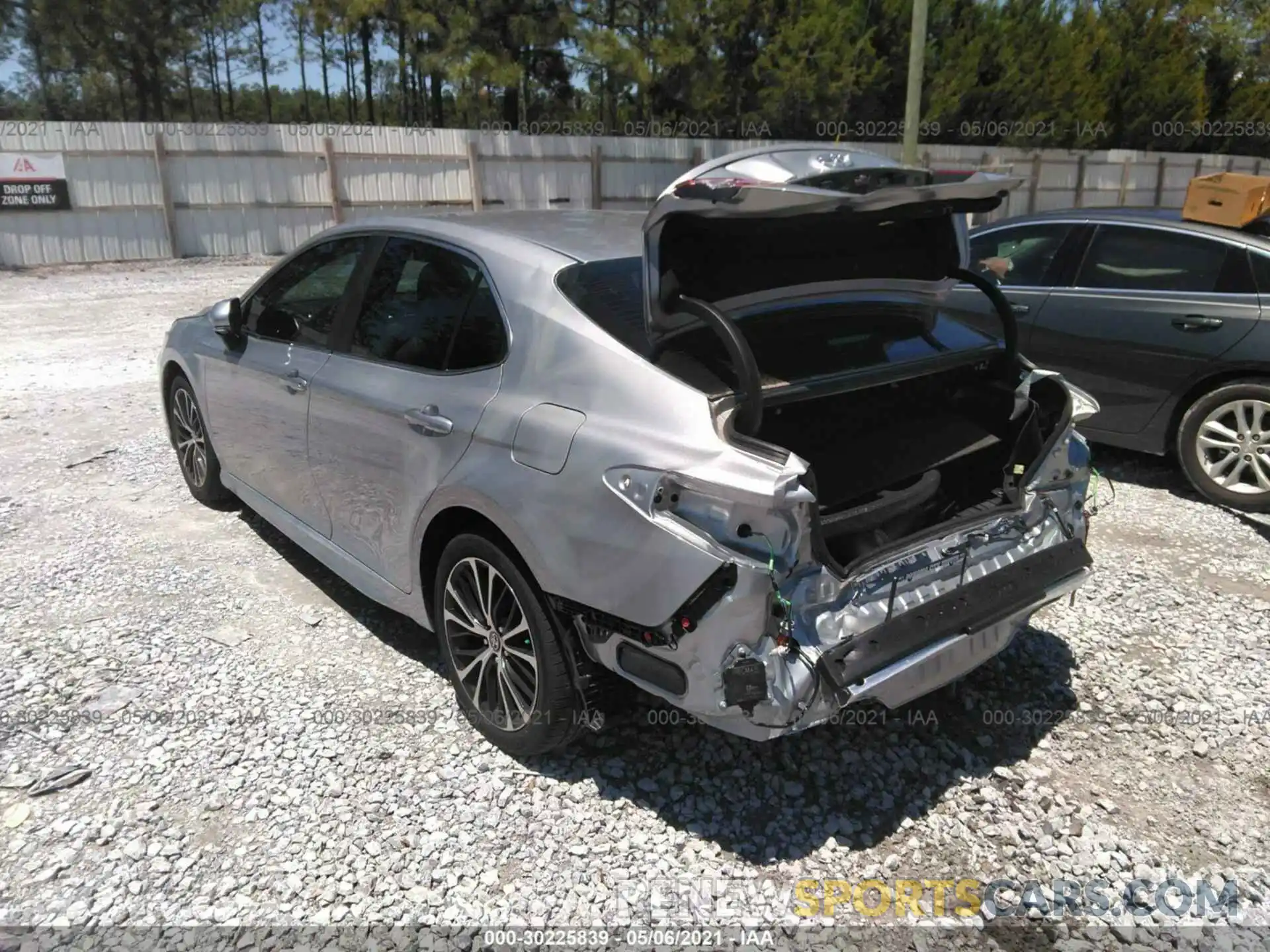 3 Photograph of a damaged car 4T1J11AK7LU399635 TOYOTA CAMRY 2020