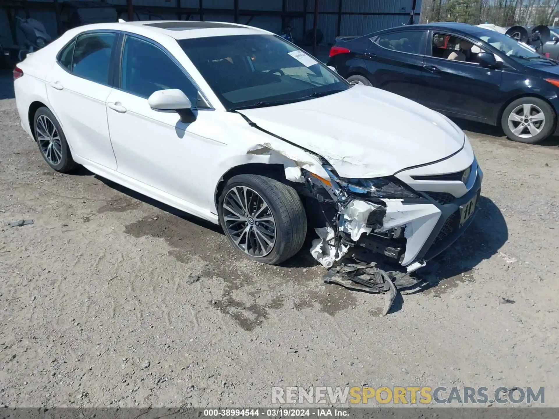 6 Photograph of a damaged car 4T1J11AK7LU858341 TOYOTA CAMRY 2020