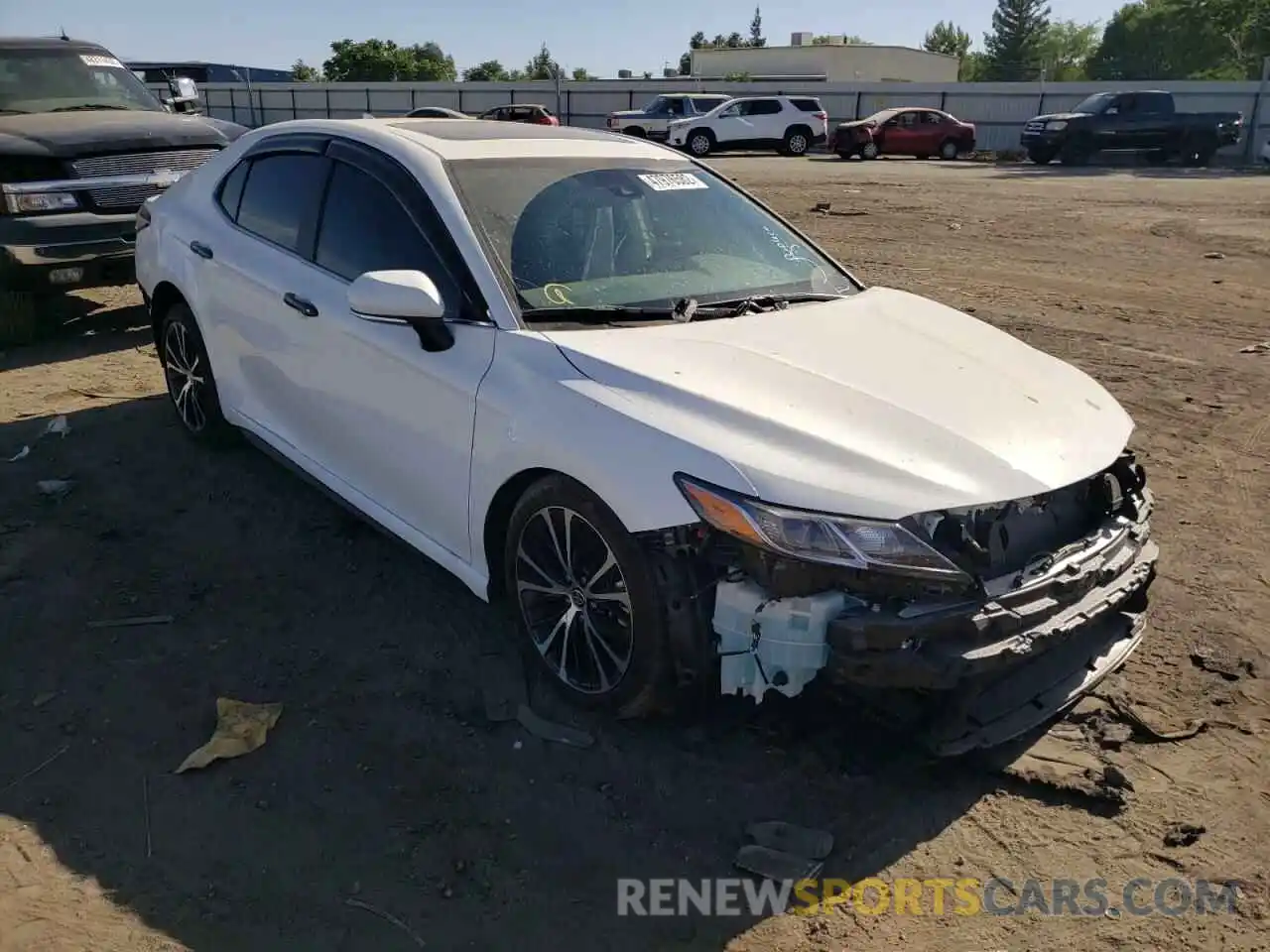 1 Photograph of a damaged car 4T1J11AK8LU999189 TOYOTA CAMRY 2020