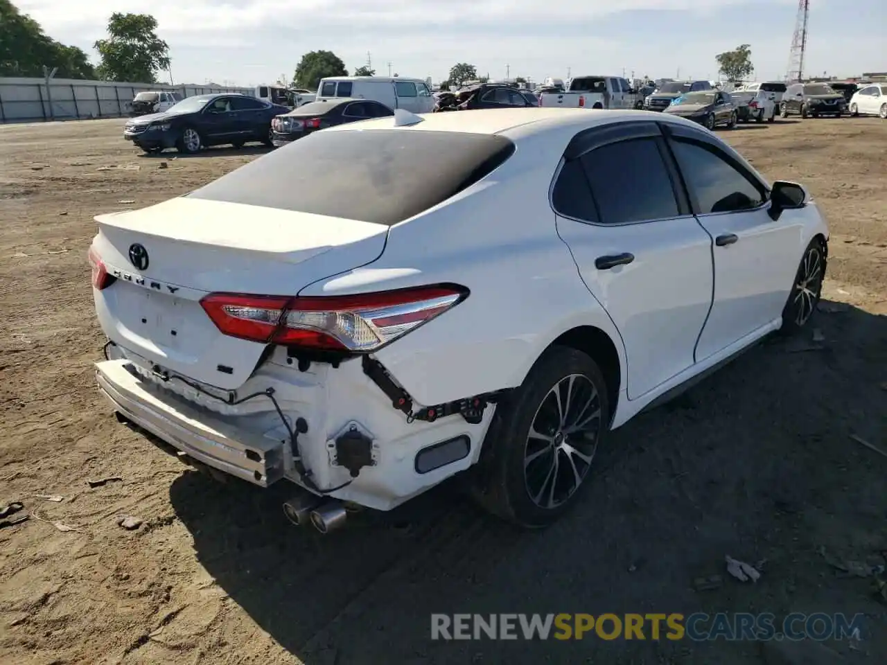 4 Photograph of a damaged car 4T1J11AK8LU999189 TOYOTA CAMRY 2020