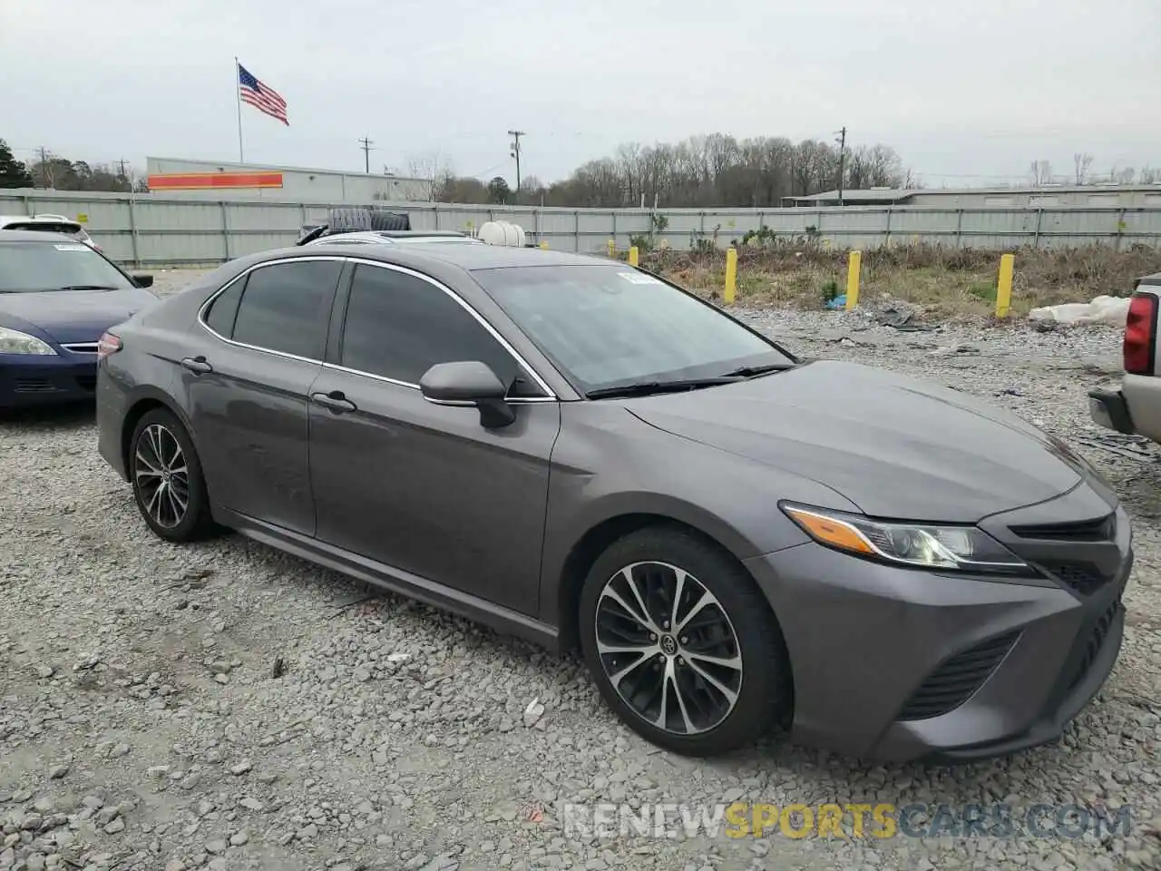 4 Photograph of a damaged car 4T1J11AK9LU941284 TOYOTA CAMRY 2020