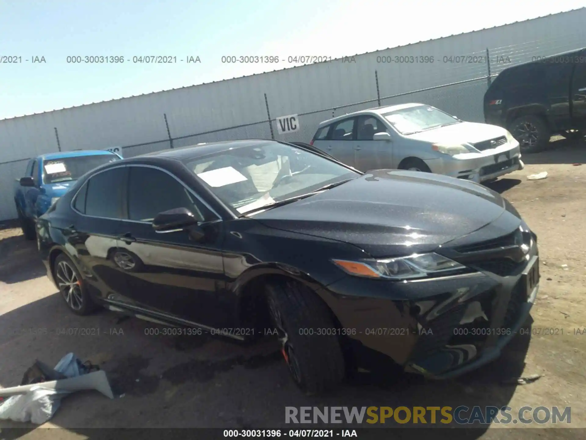 1 Photograph of a damaged car 4T1J31AK0LU522833 TOYOTA CAMRY 2020