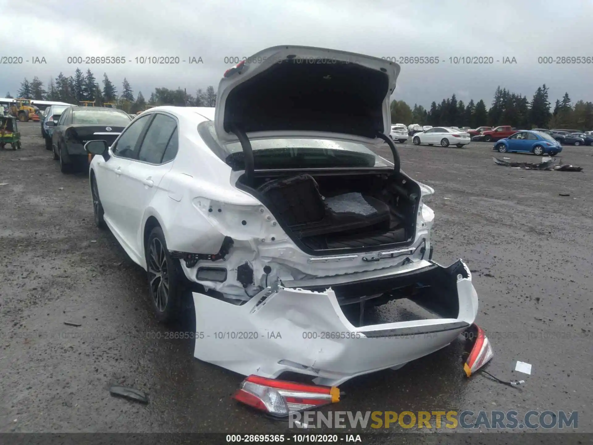 6 Photograph of a damaged car 4T1J31AK0LU536098 TOYOTA CAMRY 2020