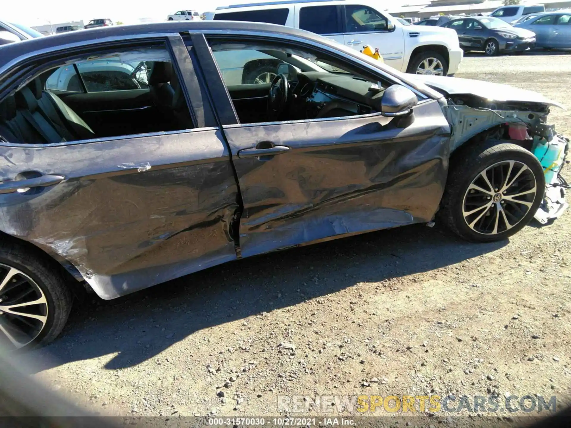 6 Photograph of a damaged car 4T1J31AK1LU014080 TOYOTA CAMRY 2020