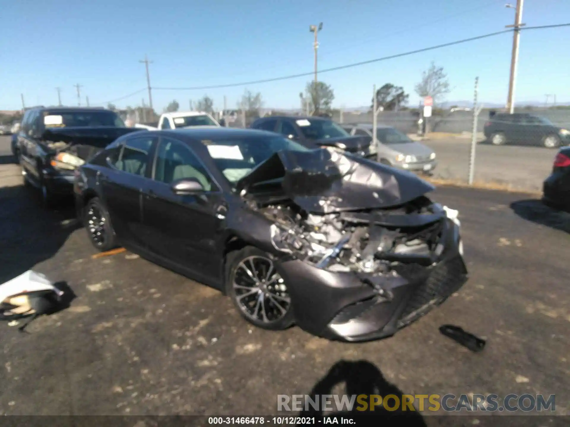 1 Photograph of a damaged car 4T1J31AK1LU015343 TOYOTA CAMRY 2020