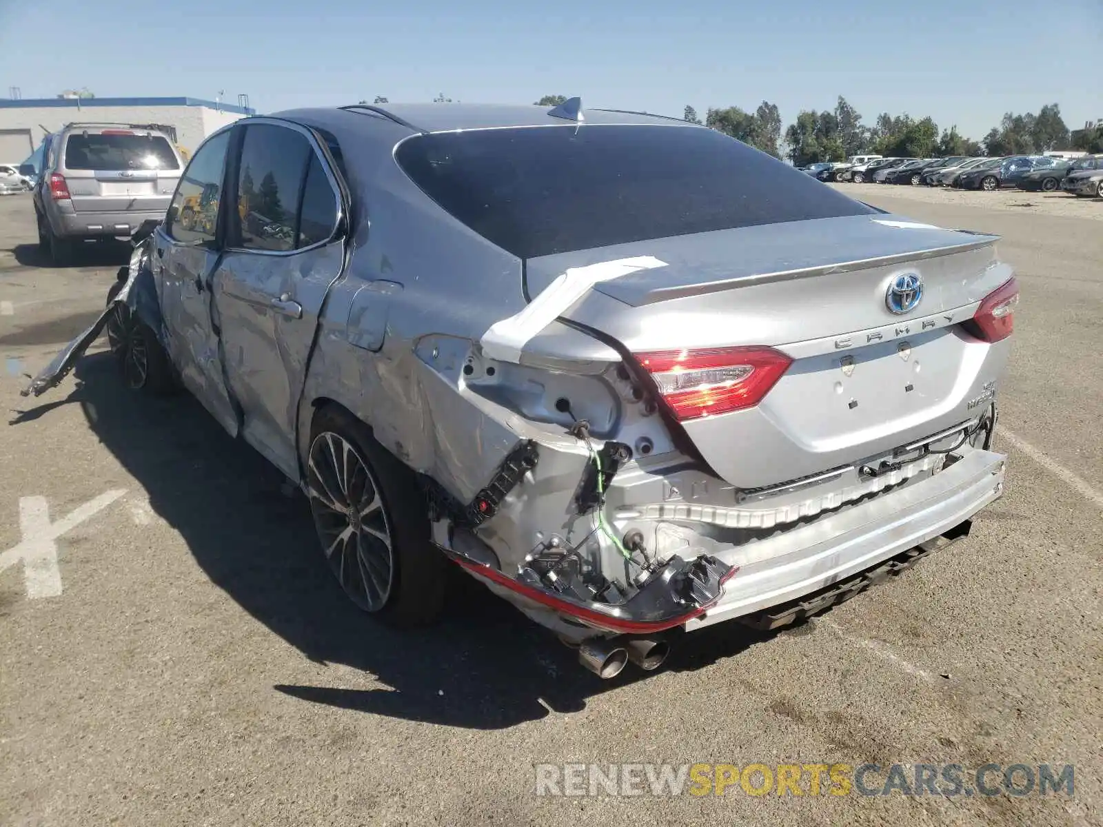 3 Photograph of a damaged car 4T1J31AK1LU016850 TOYOTA CAMRY 2020