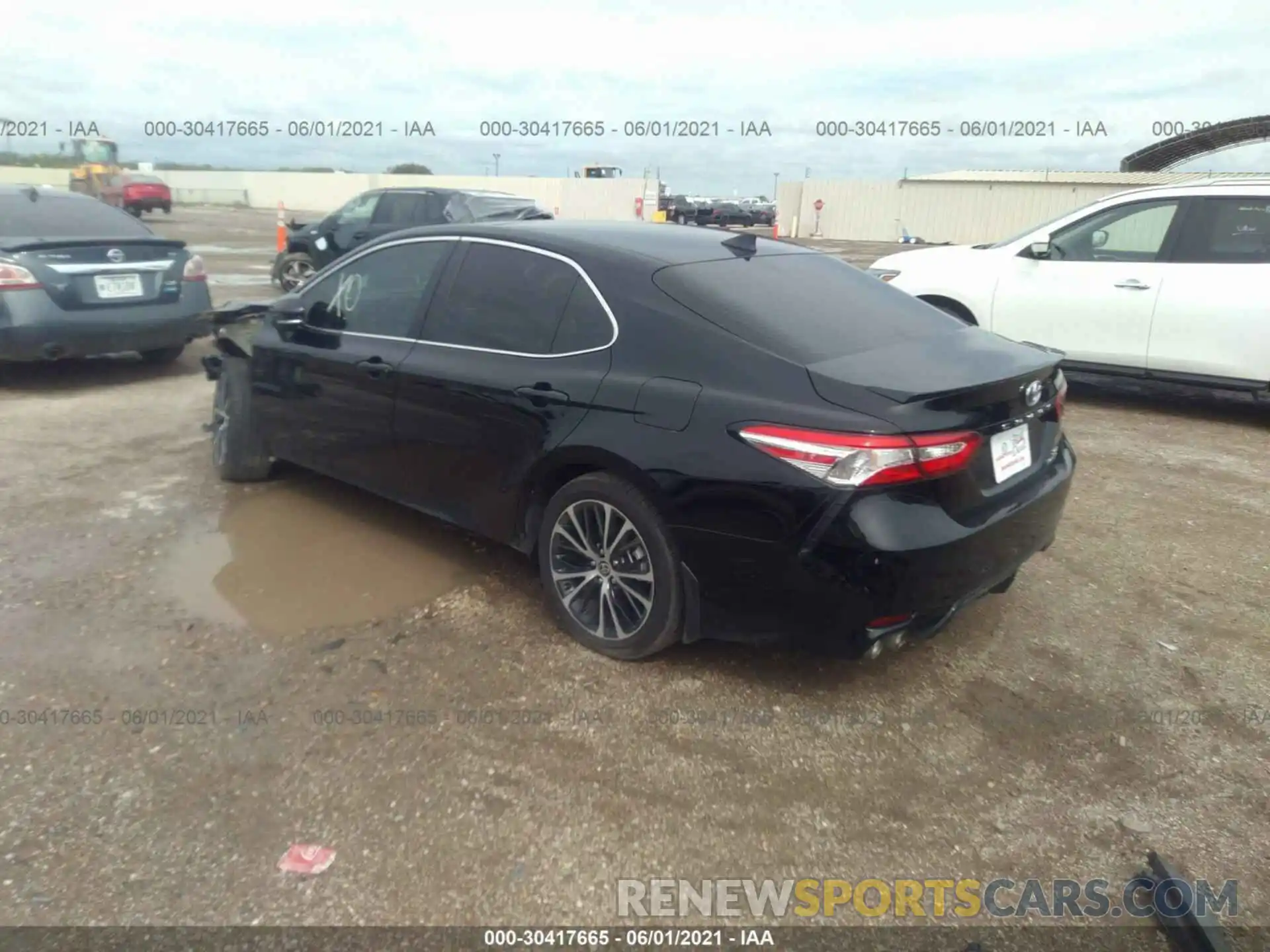 3 Photograph of a damaged car 4T1J31AK1LU535848 TOYOTA CAMRY 2020