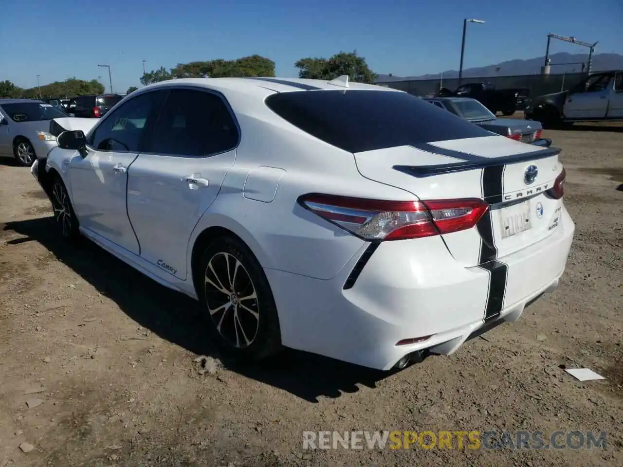 3 Photograph of a damaged car 4T1J31AK1LU544114 TOYOTA CAMRY 2020