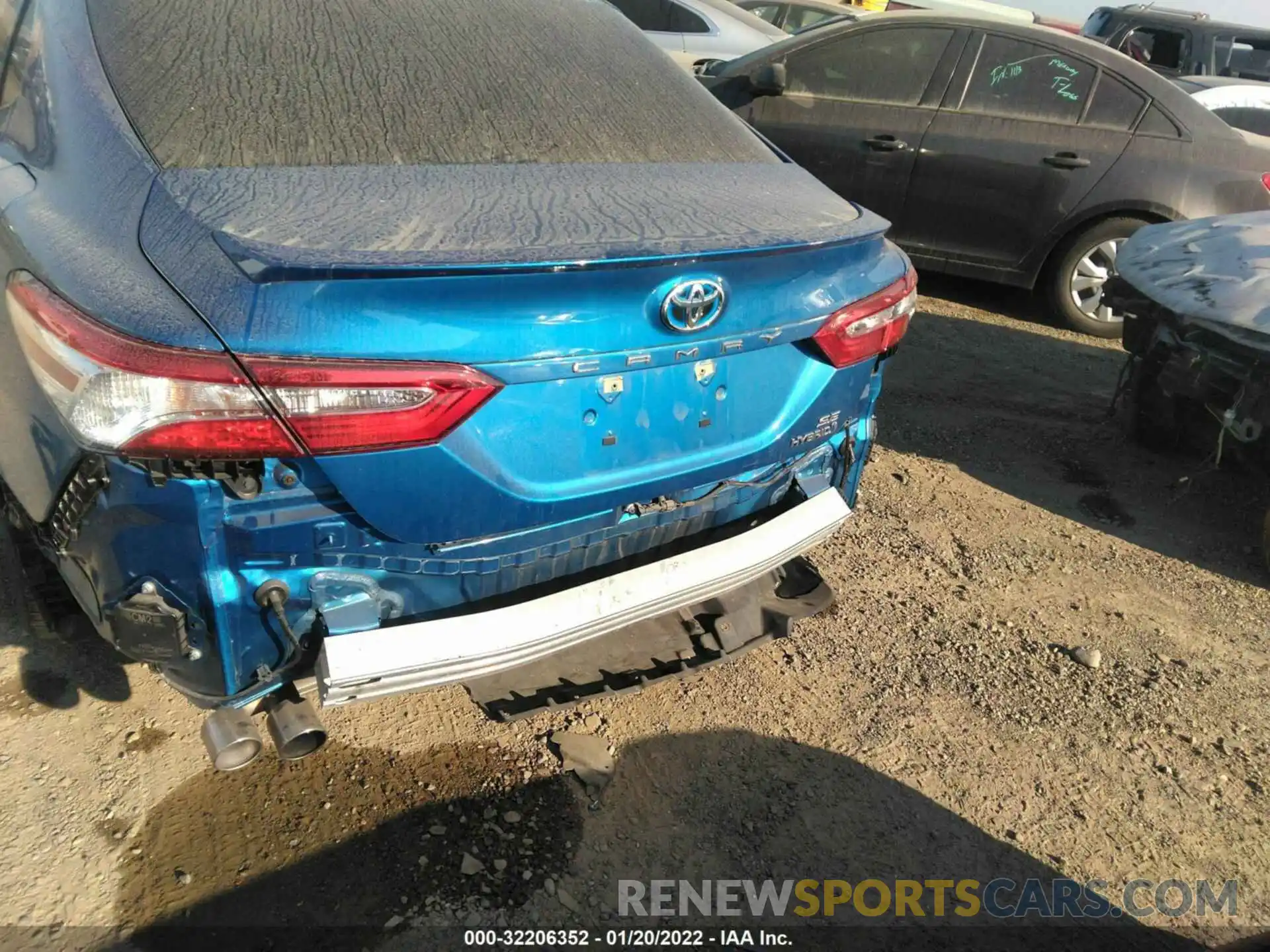 6 Photograph of a damaged car 4T1J31AK2LU013245 TOYOTA CAMRY 2020