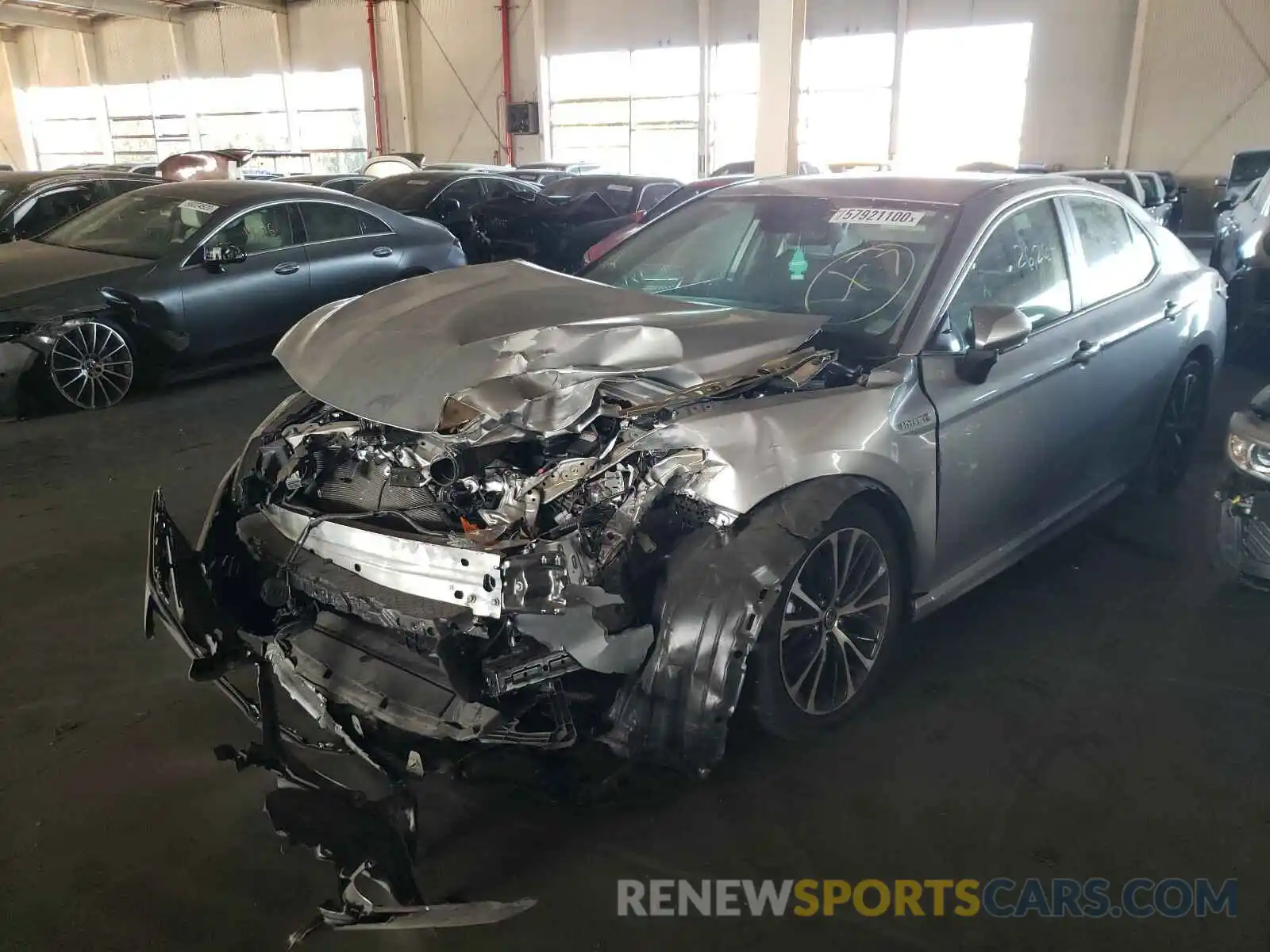 2 Photograph of a damaged car 4T1J31AK2LU014167 TOYOTA CAMRY 2020