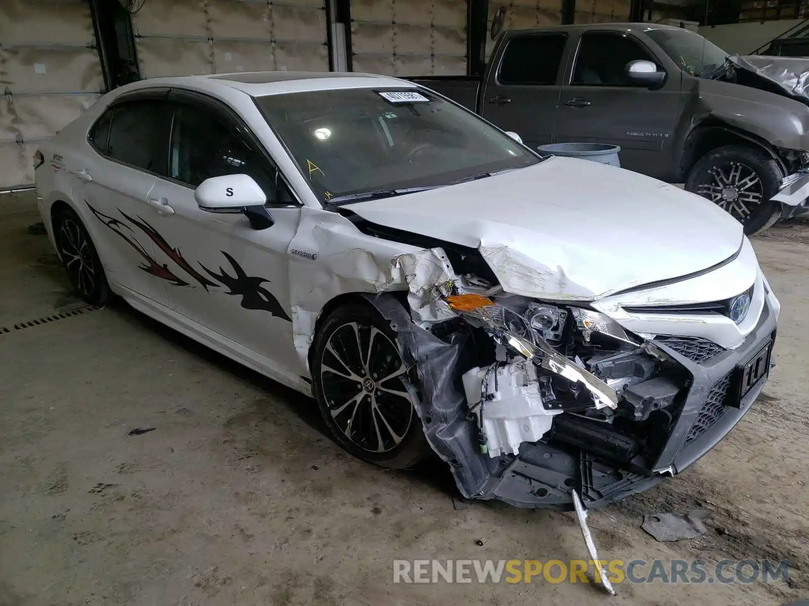 1 Photograph of a damaged car 4T1J31AK2LU535647 TOYOTA CAMRY 2020