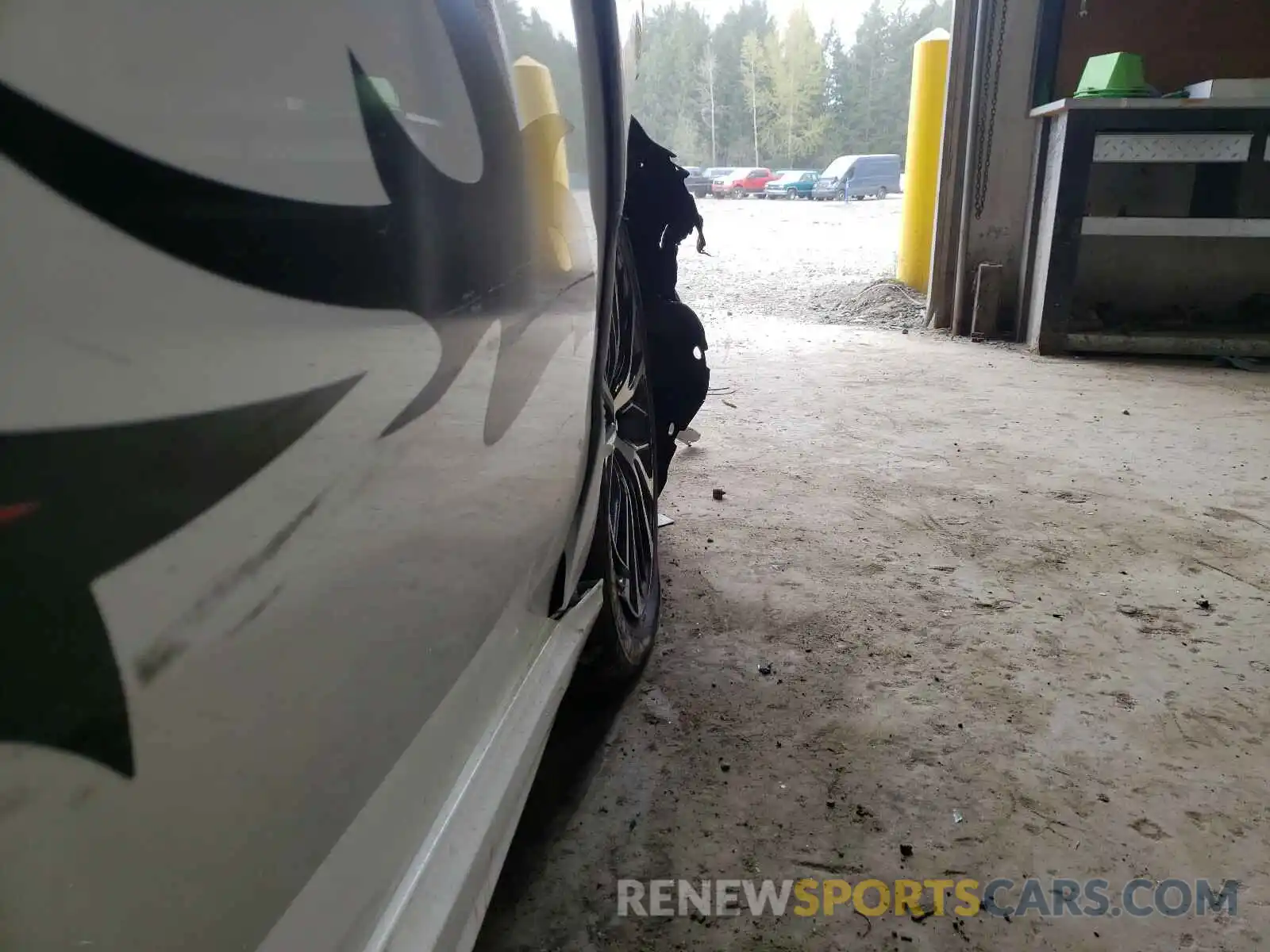 9 Photograph of a damaged car 4T1J31AK2LU535647 TOYOTA CAMRY 2020