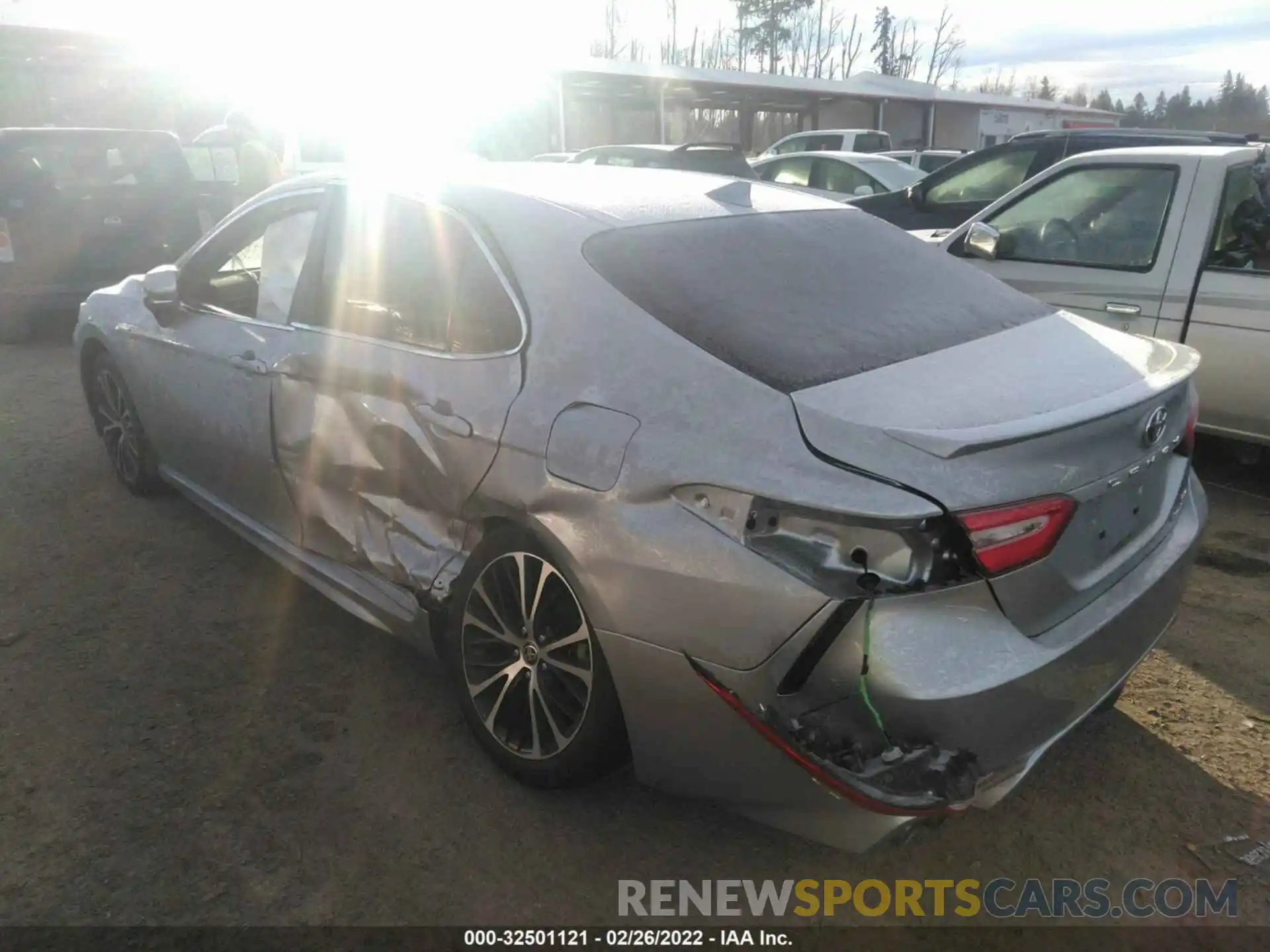 3 Photograph of a damaged car 4T1J31AK2LU543313 TOYOTA CAMRY 2020