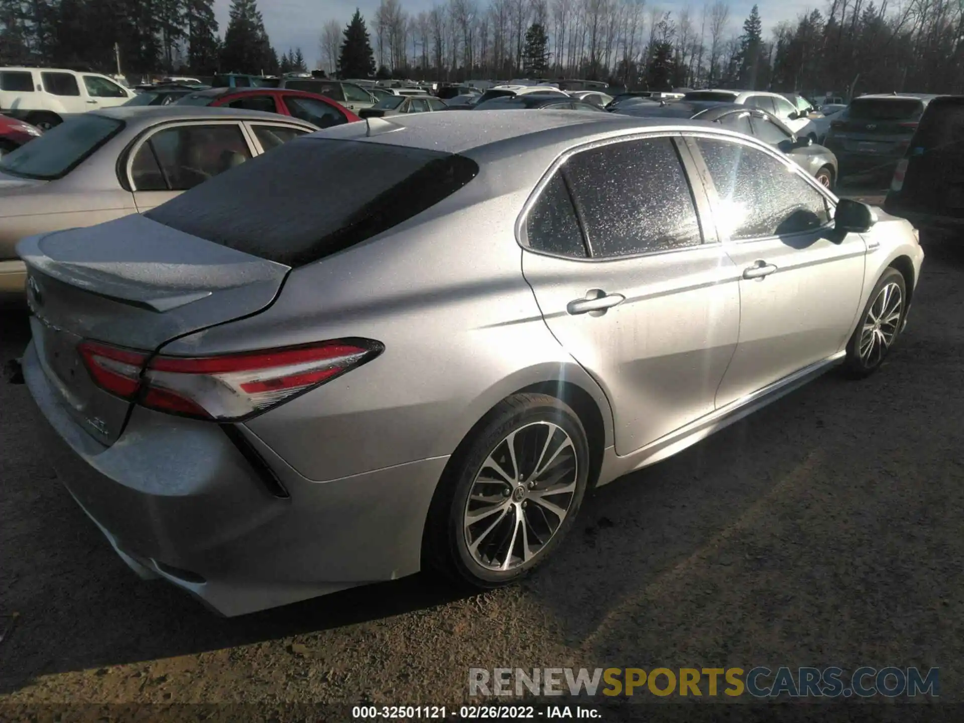 4 Photograph of a damaged car 4T1J31AK2LU543313 TOYOTA CAMRY 2020